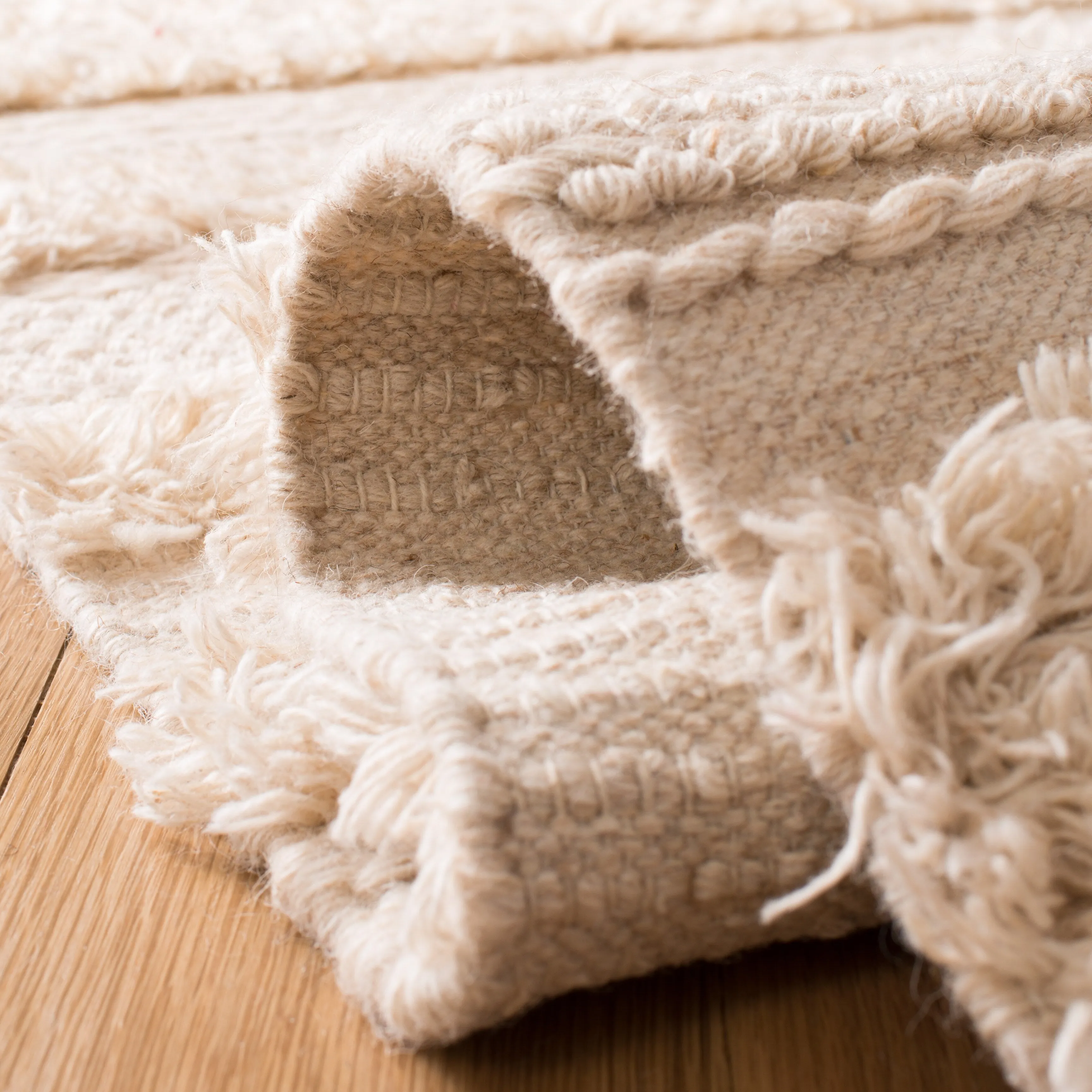 SAFAVIEH Handmade Casablanca Sofja Shag Textured Moroccan Wool Area
