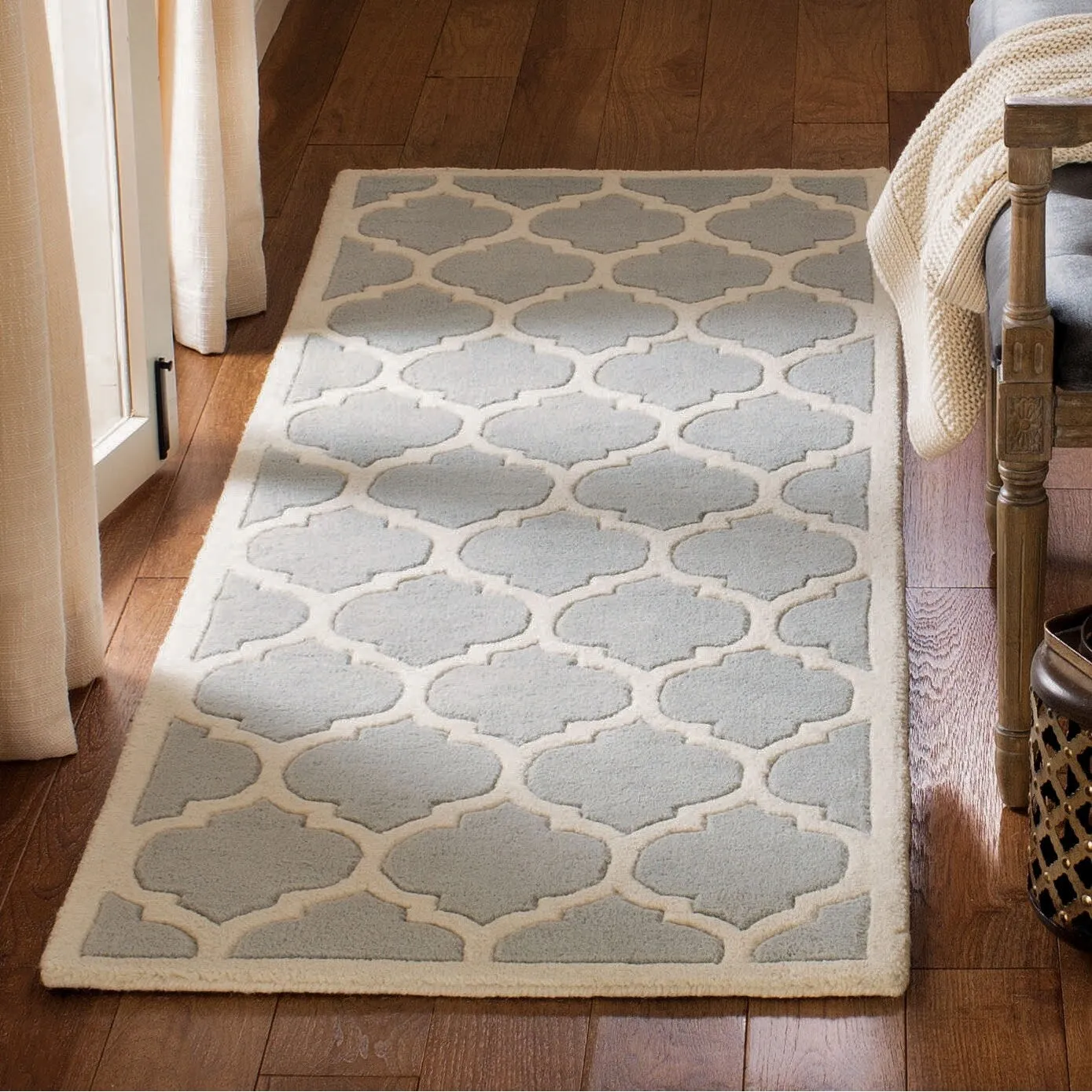 SAFAVIEH Handmade Chatham Antoanela Modern Moroccan Wool Rug