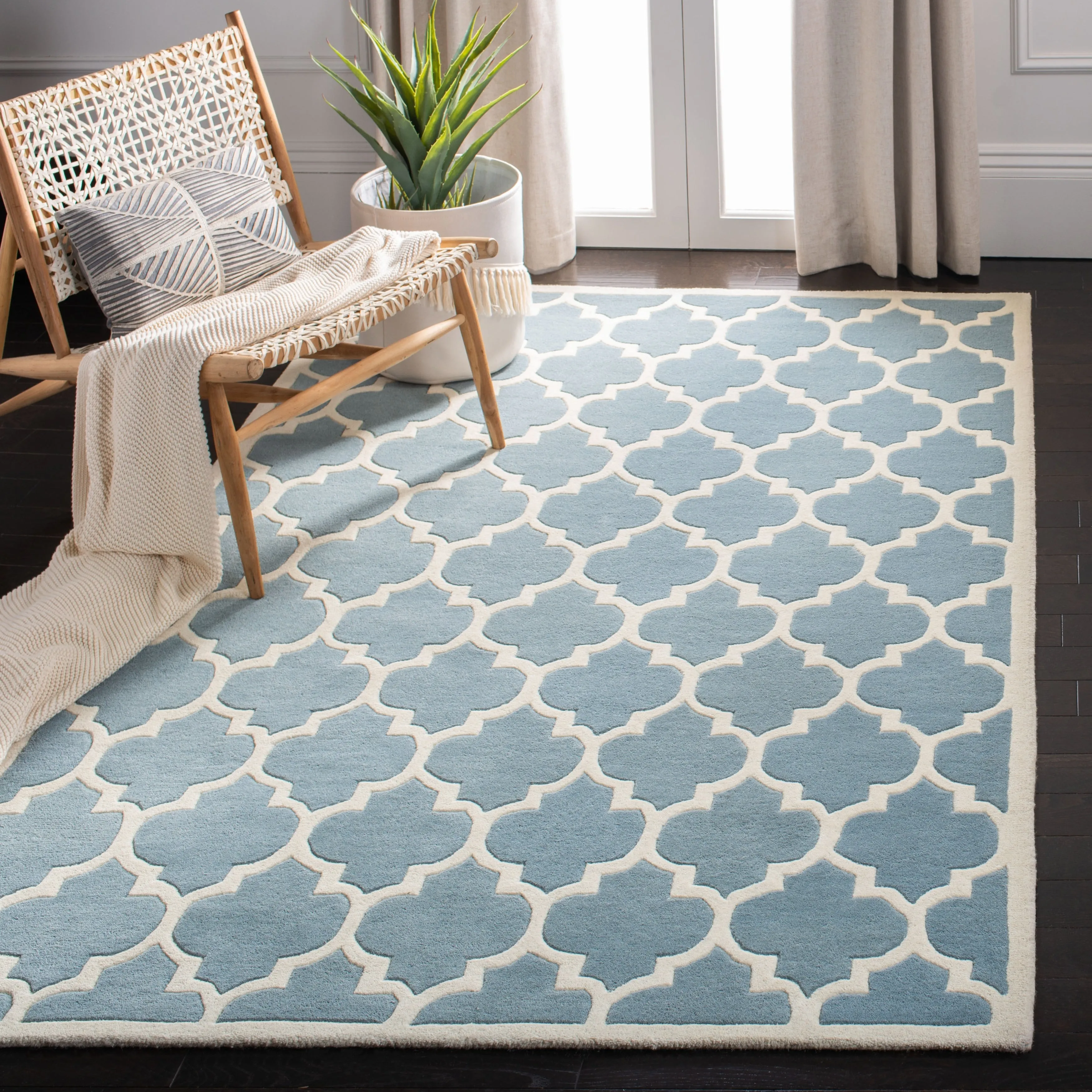 SAFAVIEH Handmade Chatham Antoanela Modern Moroccan Wool Rug