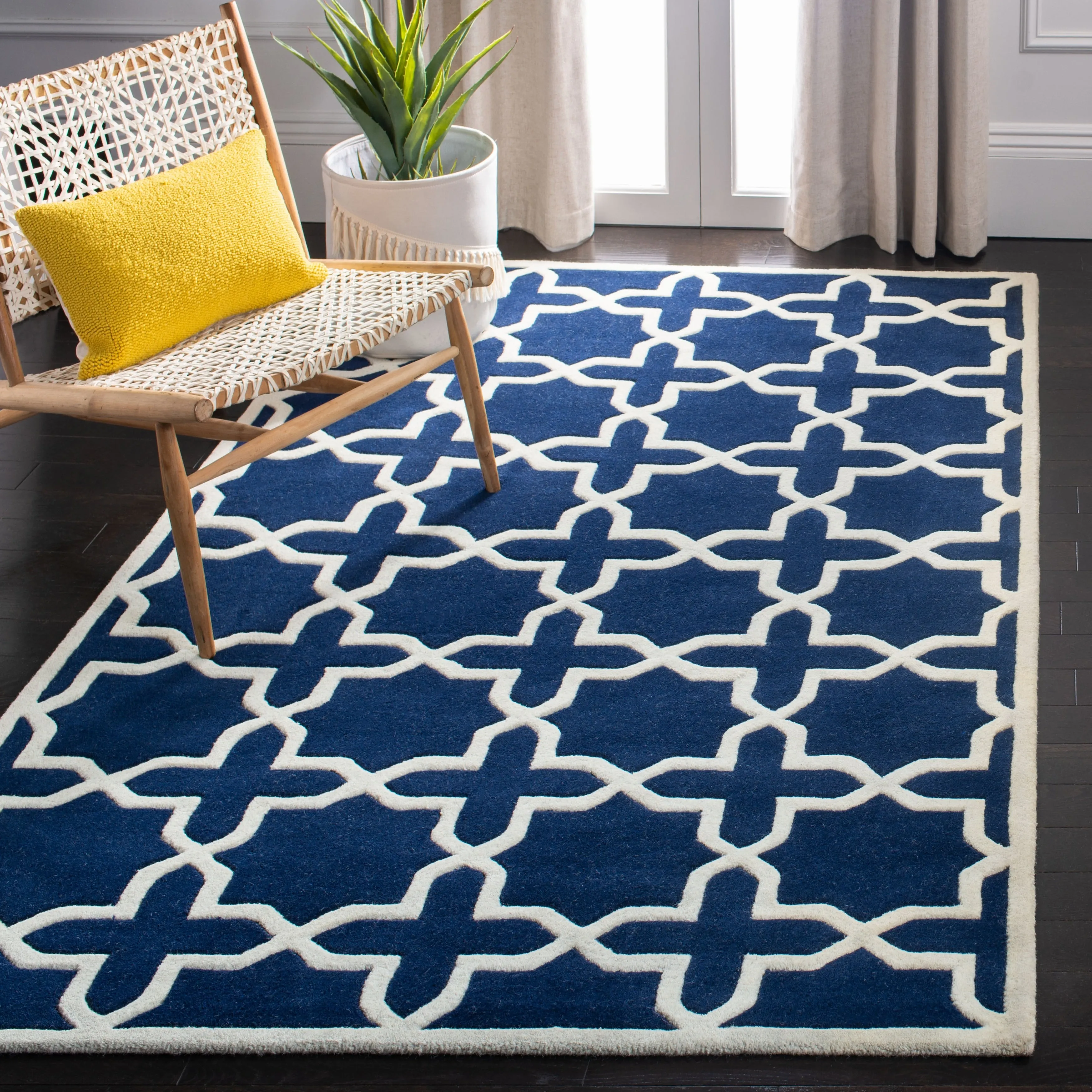 SAFAVIEH Handmade Chatham Begie Modern Moroccan Wool Rug