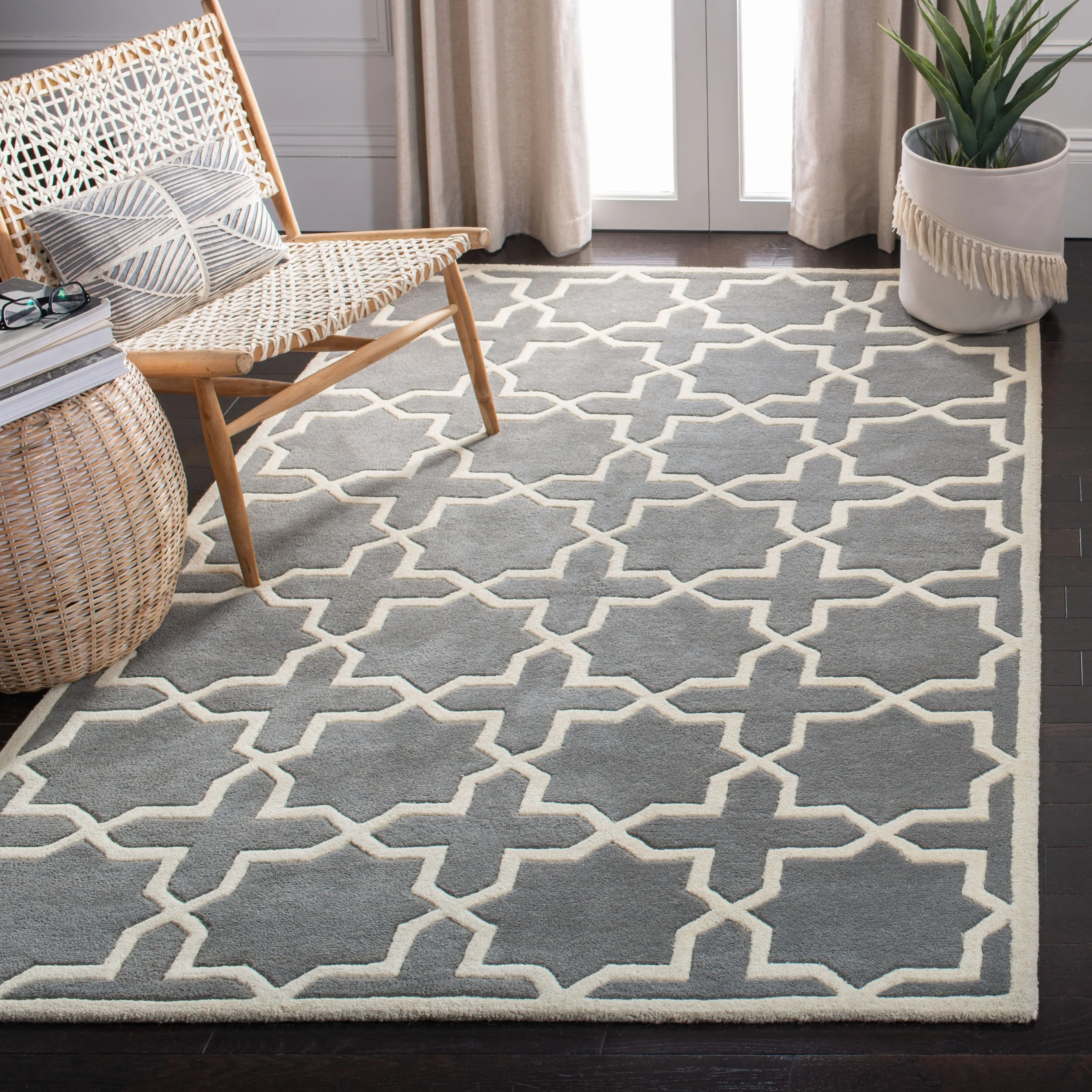 SAFAVIEH Handmade Chatham Begie Modern Moroccan Wool Rug