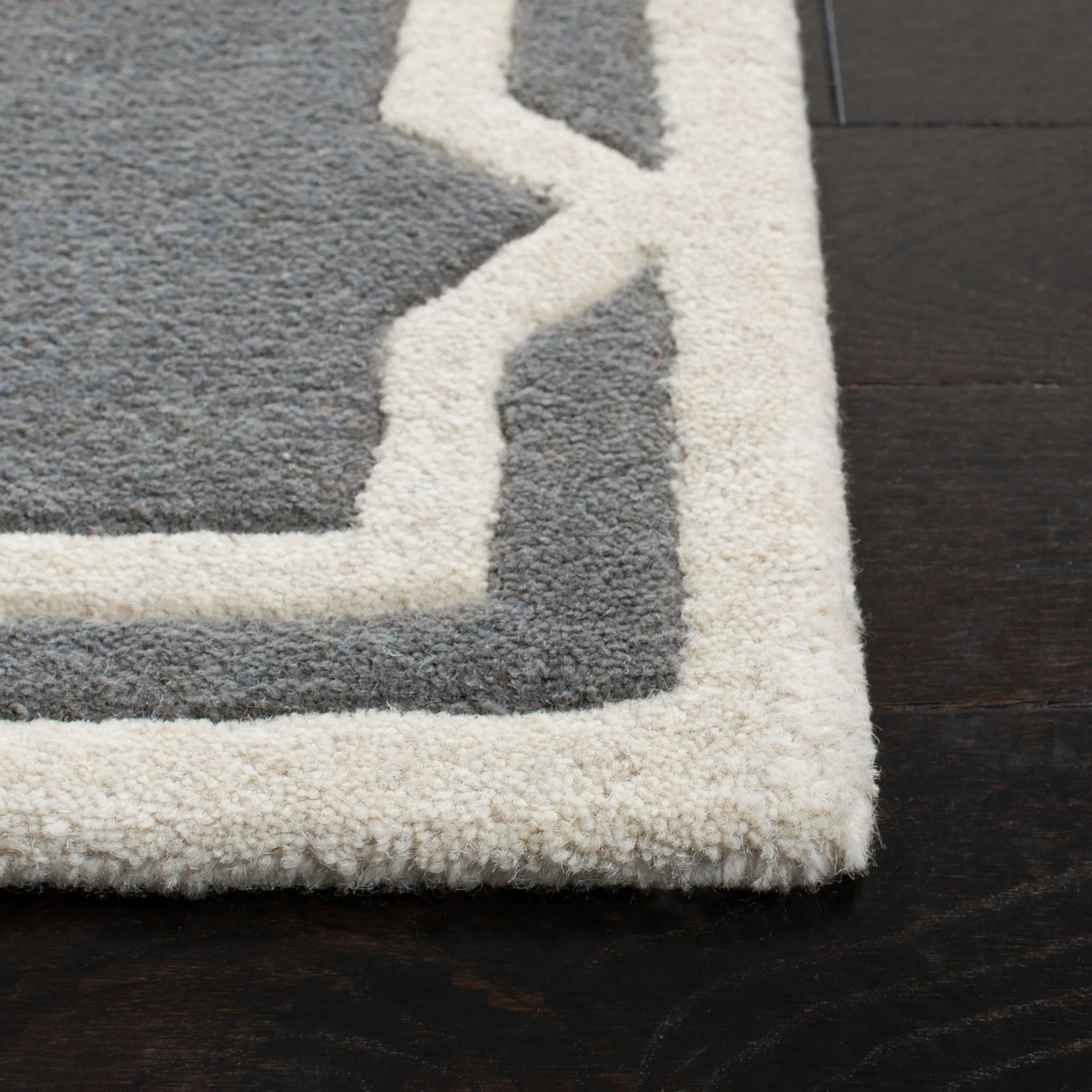 SAFAVIEH Handmade Chatham Begie Modern Moroccan Wool Rug