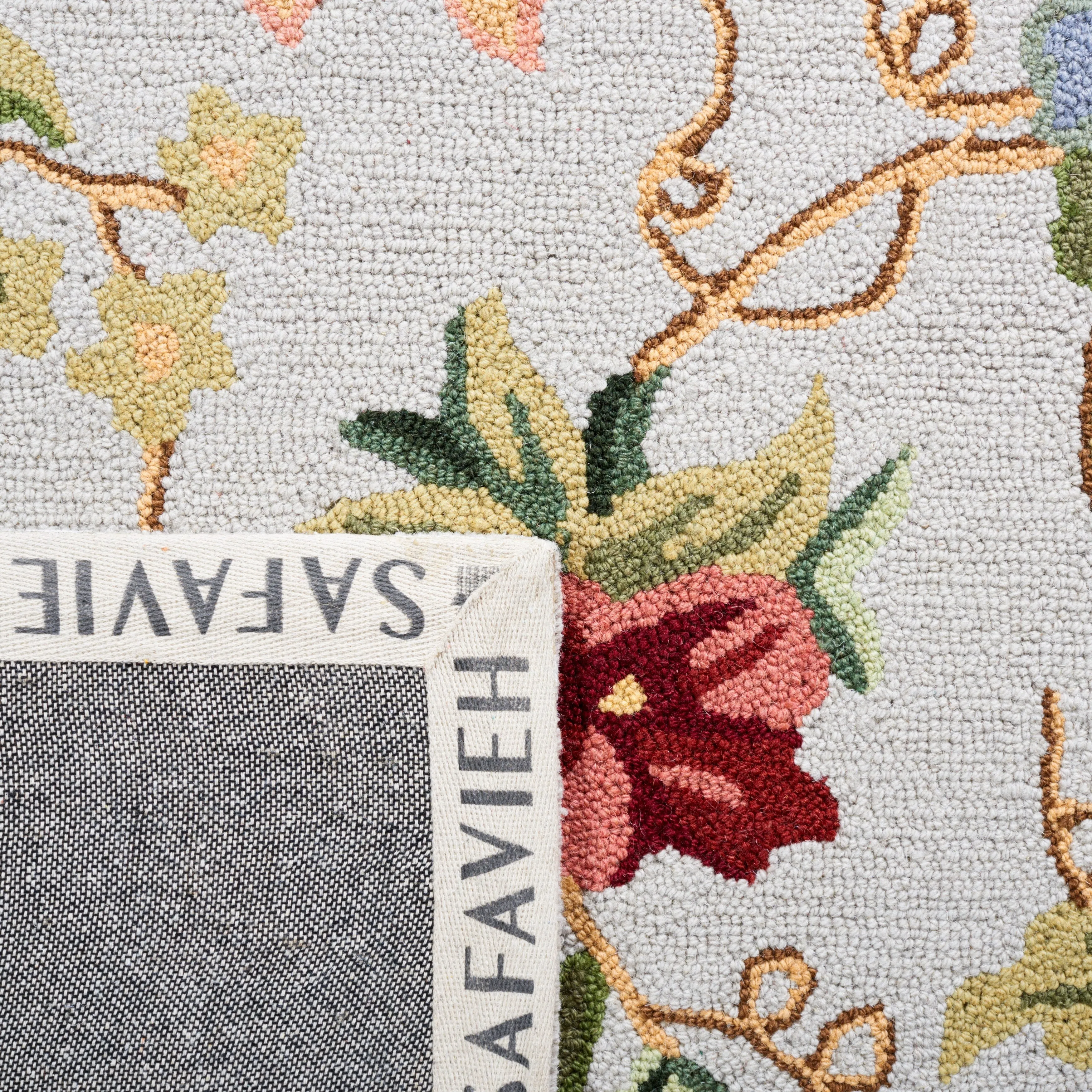 SAFAVIEH Handmade Chelsea Yauhenia French Country Floral Wool Rug