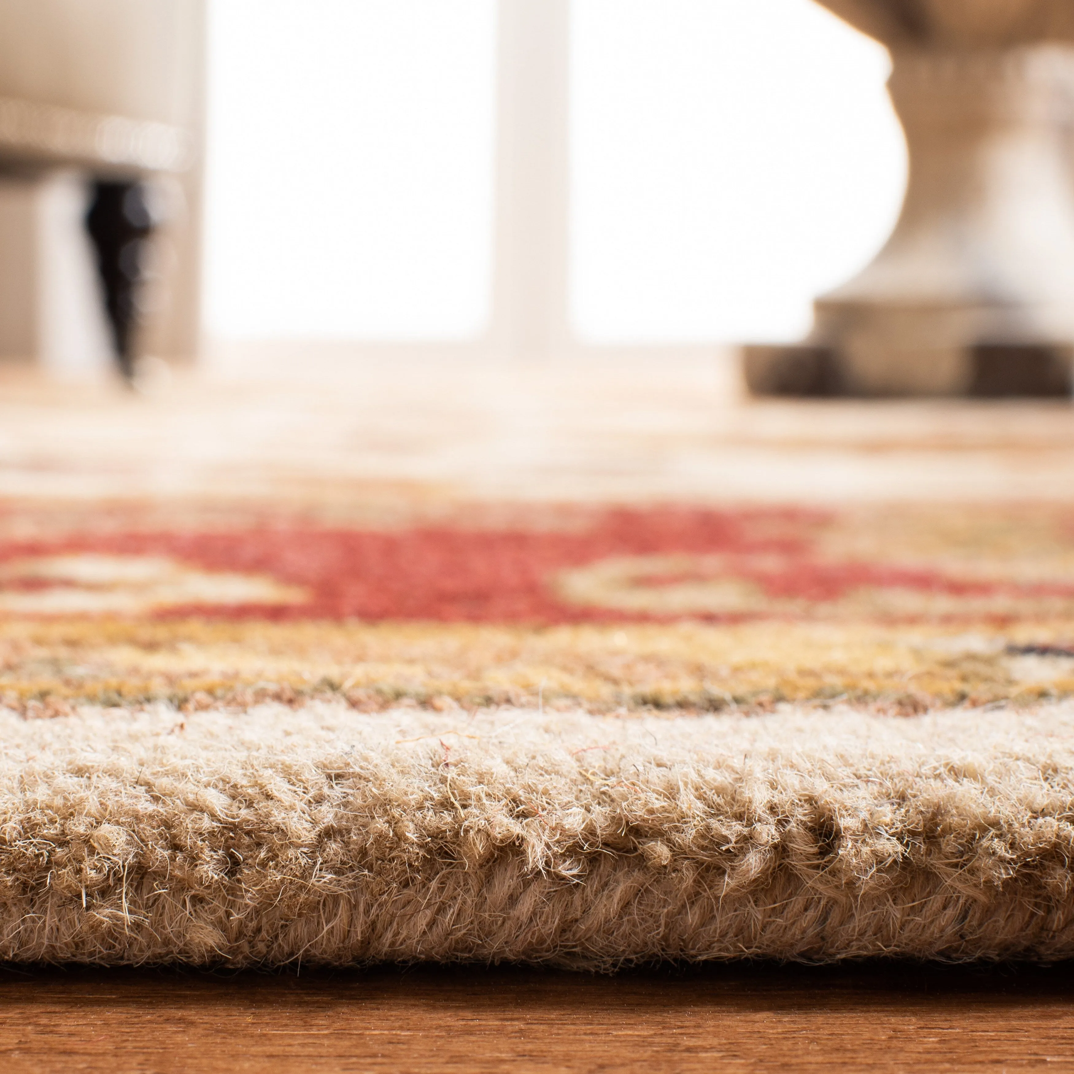 SAFAVIEH Handmade Classic Rukiye Traditional Oriental Wool Rug