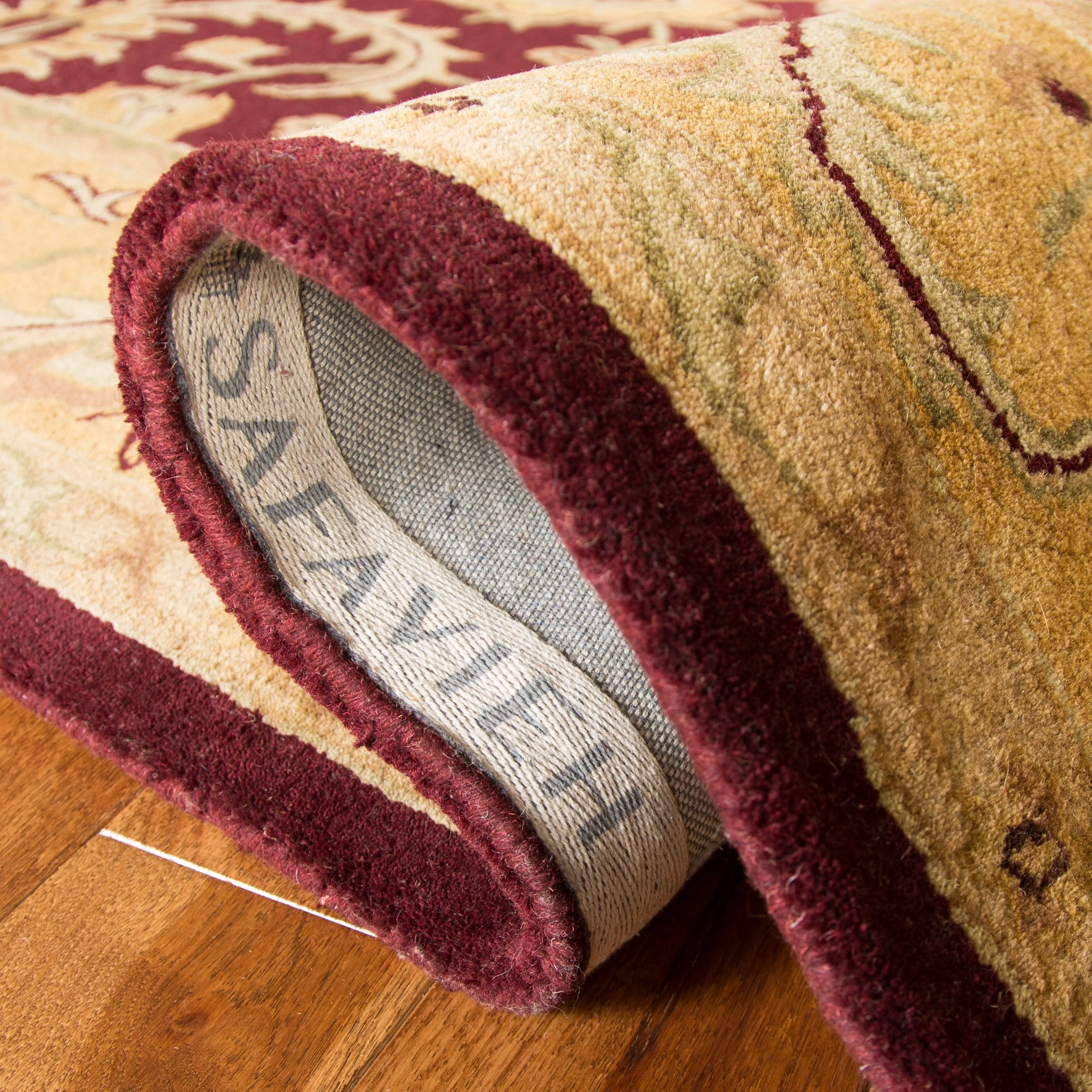 SAFAVIEH Handmade Classic Rukiye Traditional Oriental Wool Rug