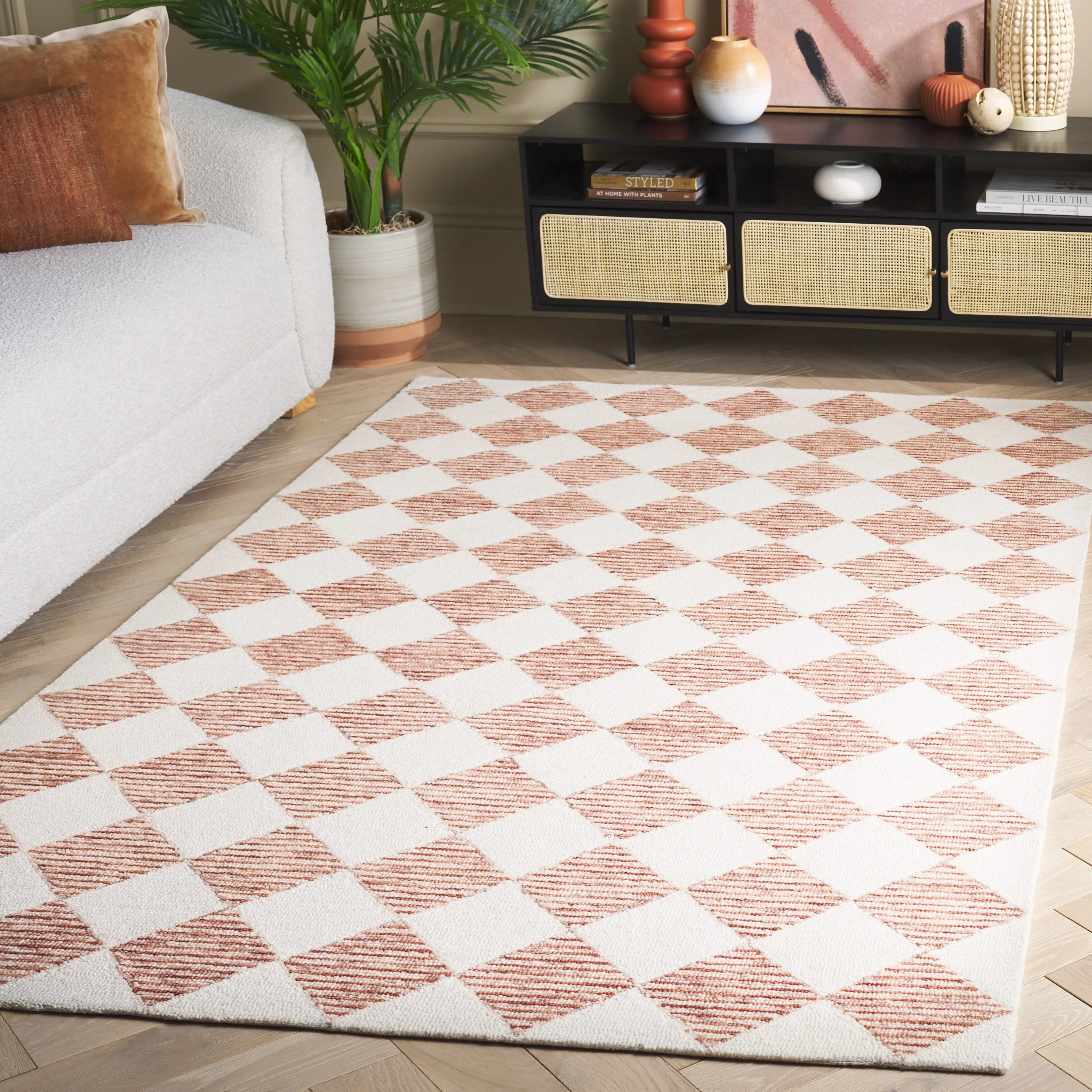 SAFAVIEH Handmade Ebony Edita Modern & Contemporary Wool Rug