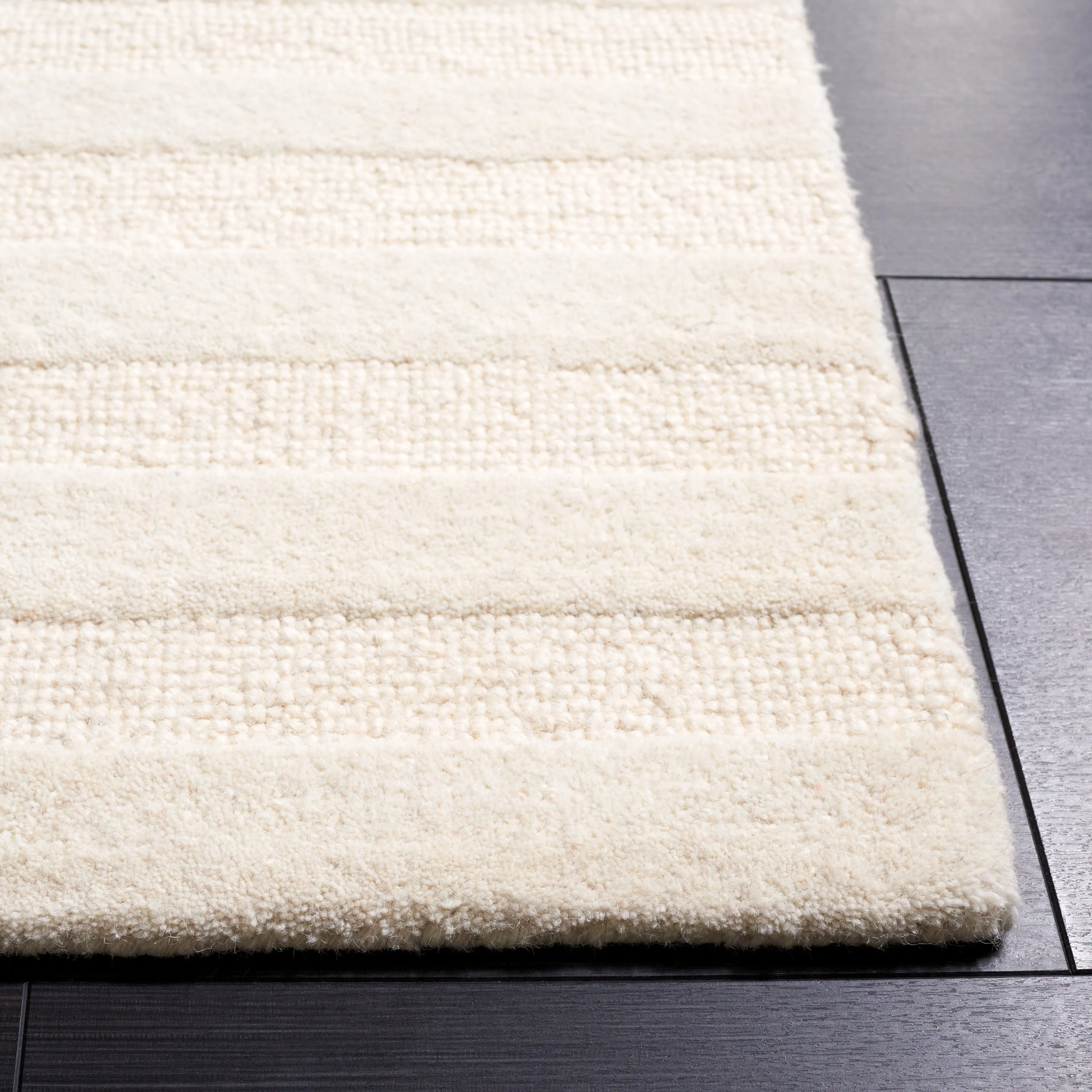 SAFAVIEH Handmade Ebony Floortje Contemporary Wool Rug