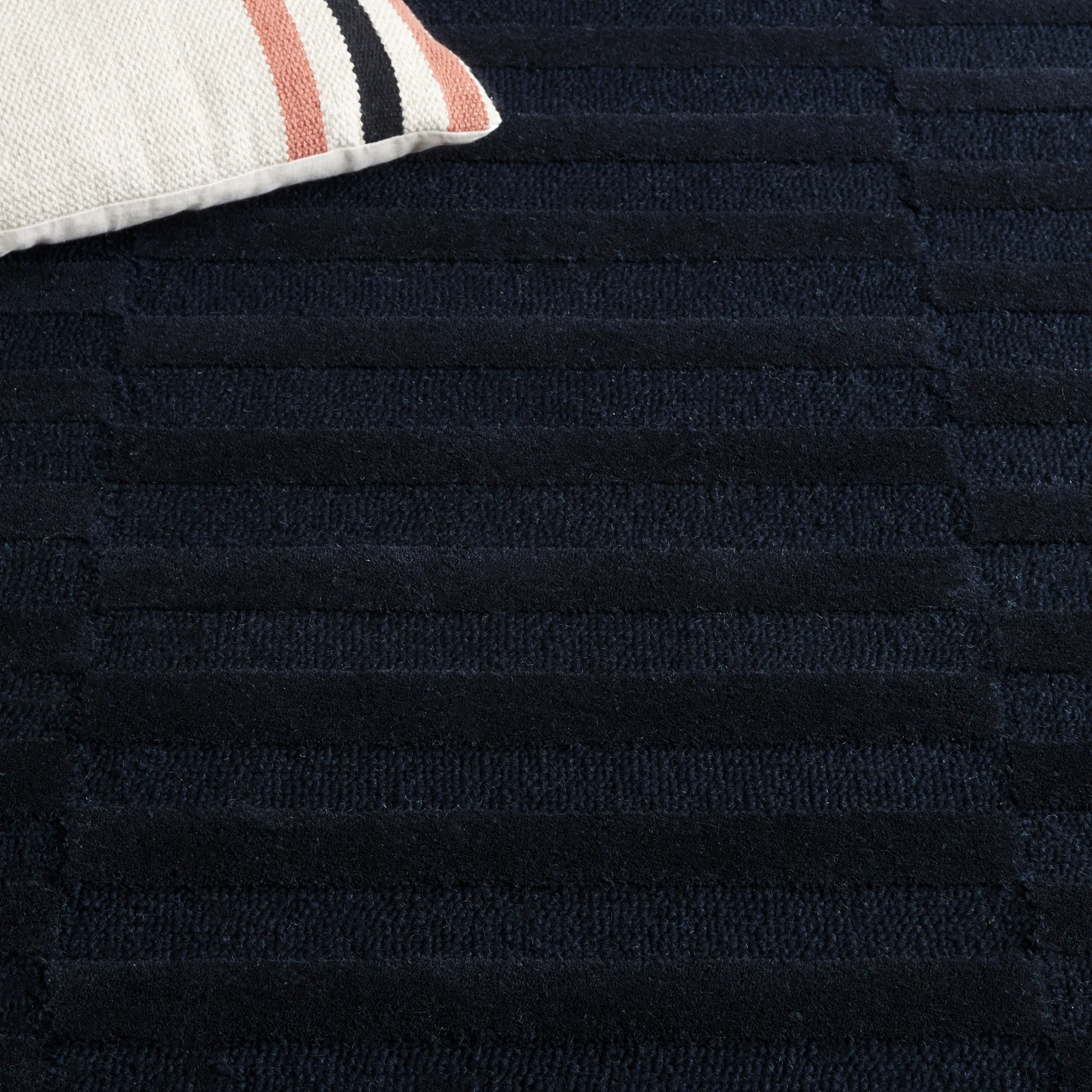 SAFAVIEH Handmade Ebony Floortje Contemporary Wool Rug