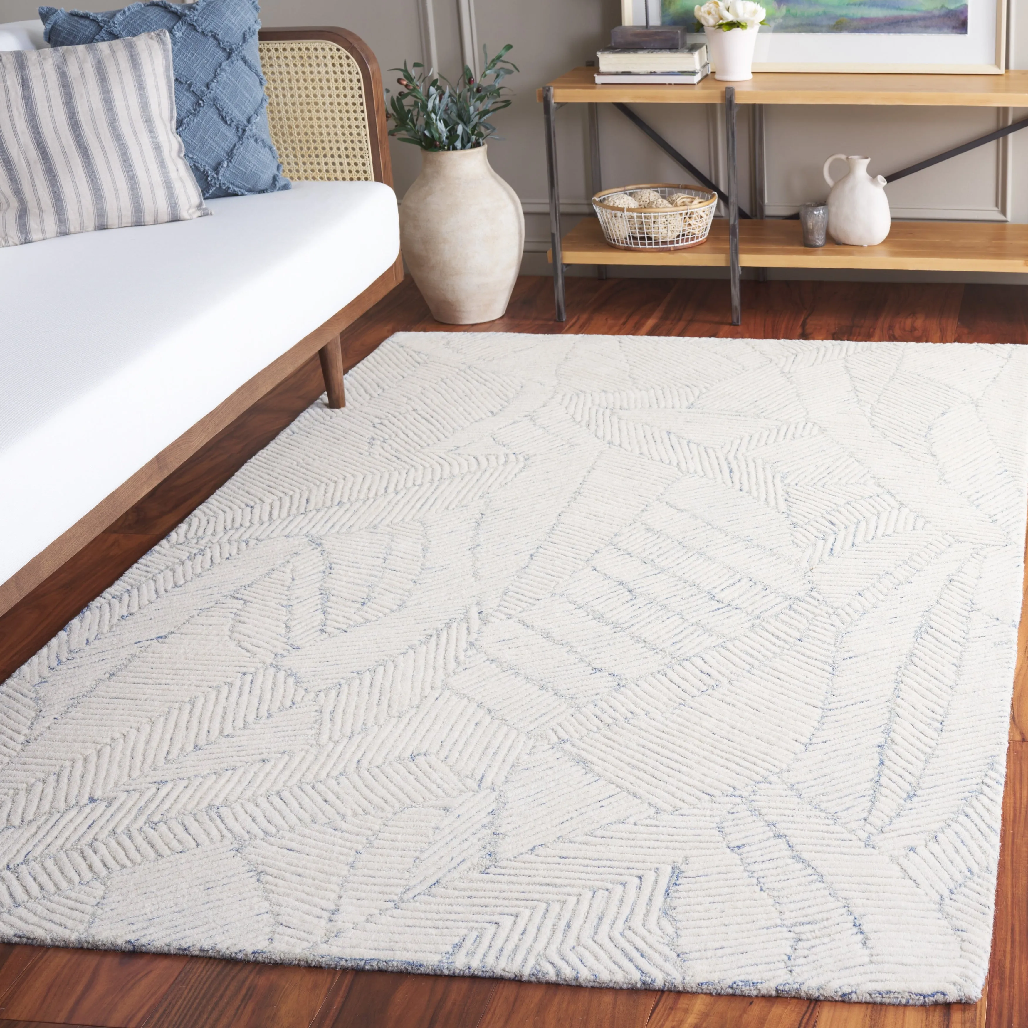 SAFAVIEH Handmade Ebony Jevdokija Modern & Contemporary Wool Rug