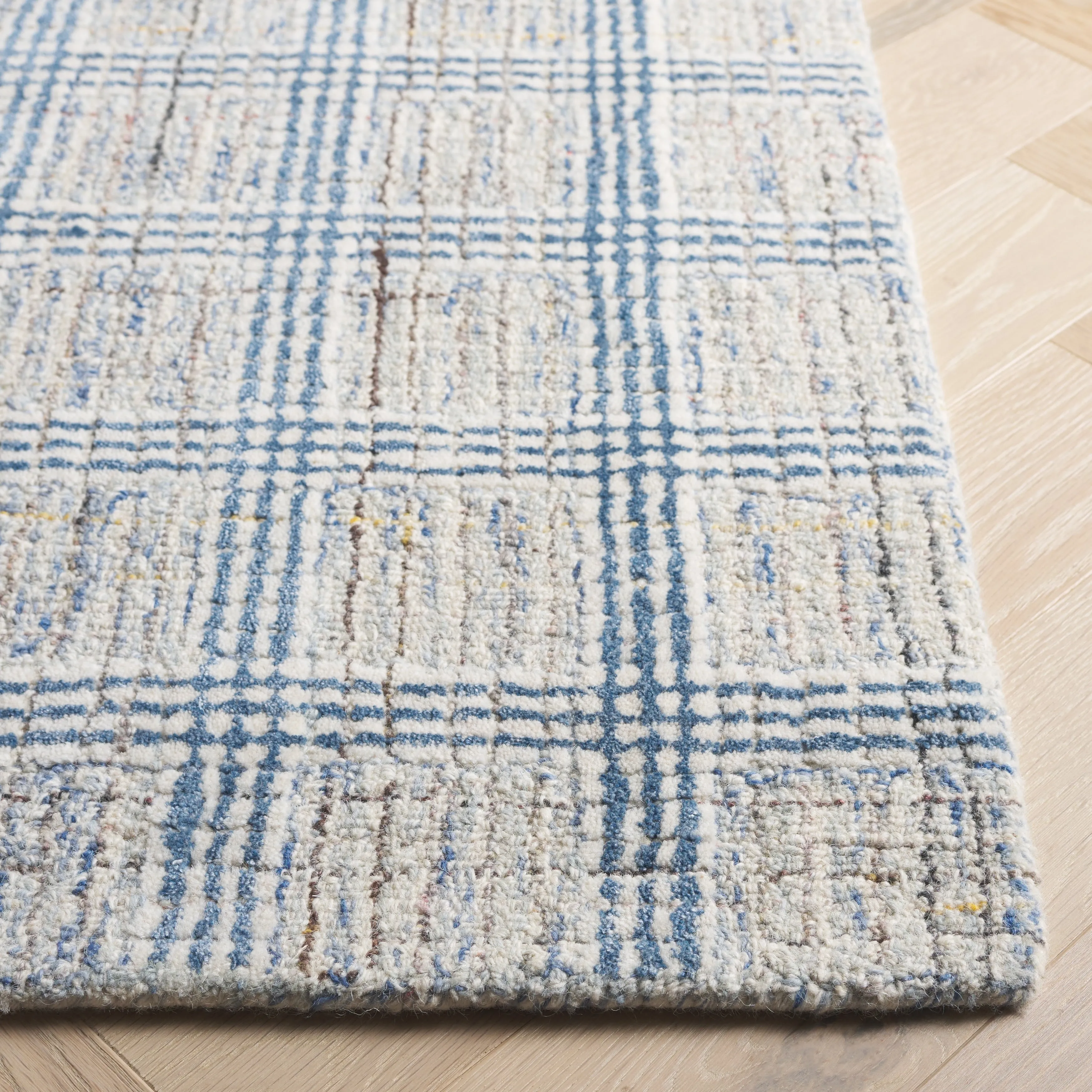 SAFAVIEH Handmade Ebony Judit Modern & Contemporary Wool Rug