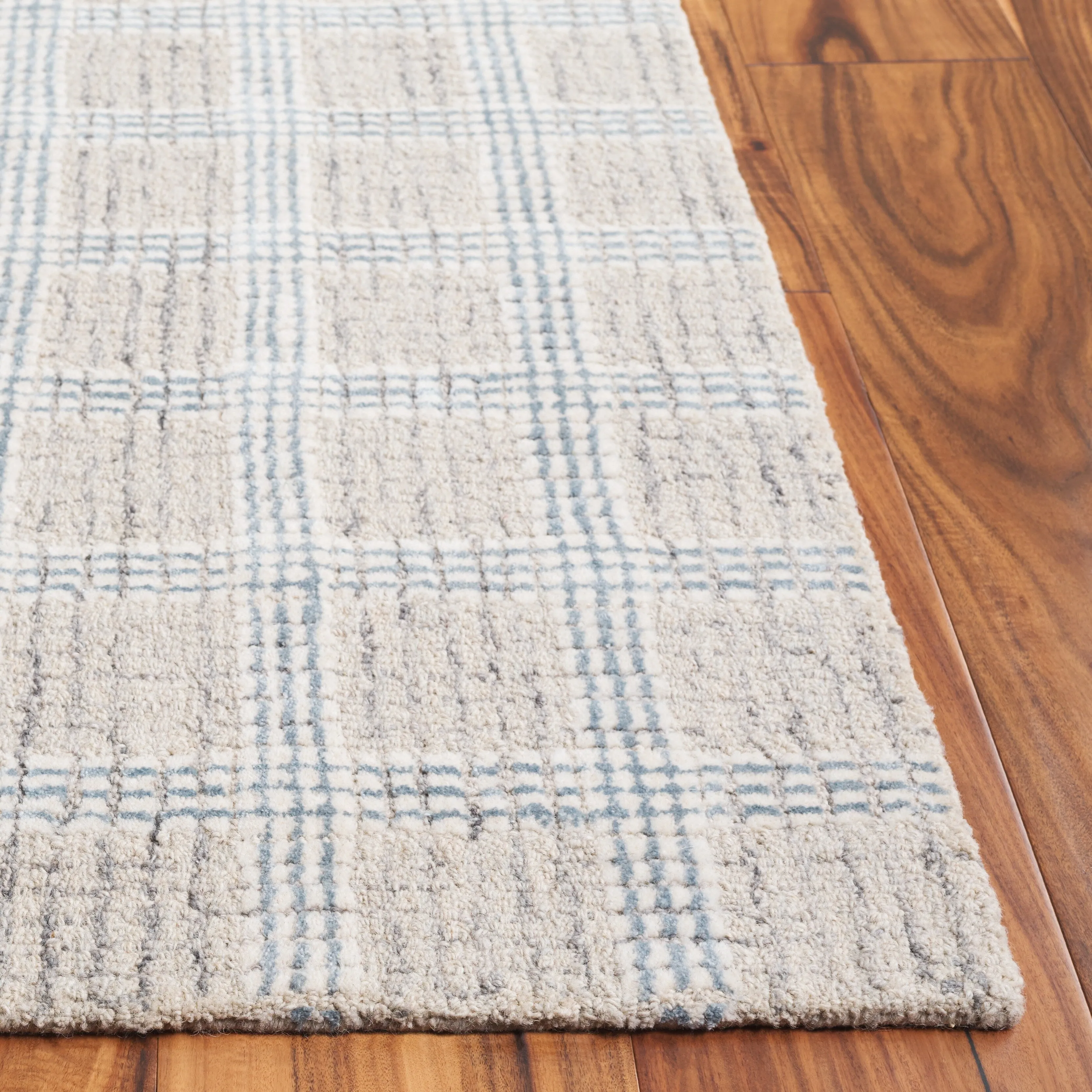 SAFAVIEH Handmade Ebony Judit Modern & Contemporary Wool Rug