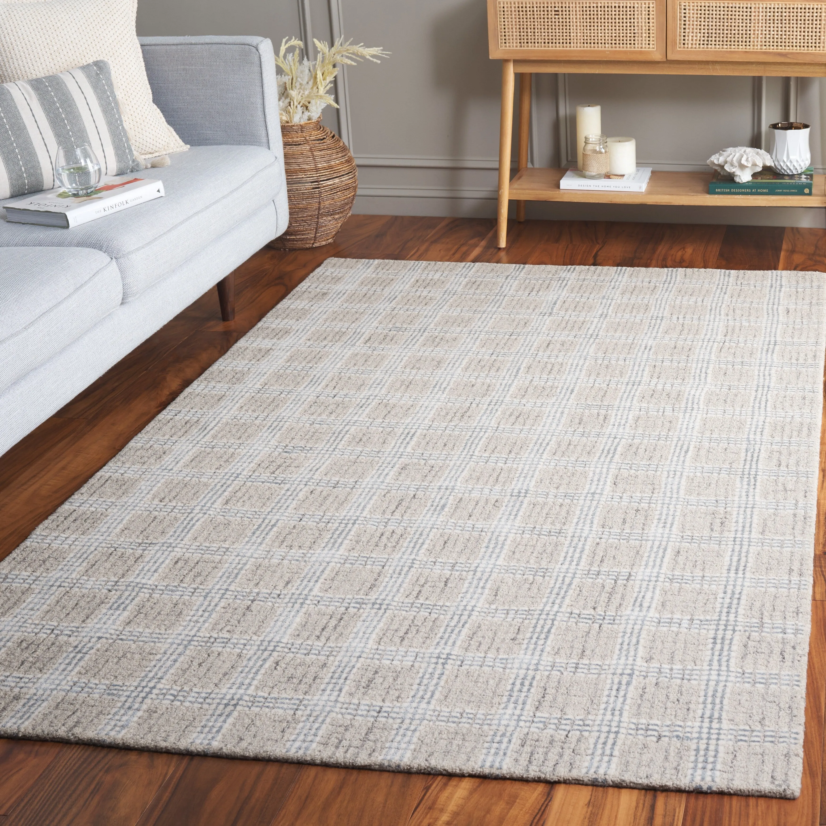 SAFAVIEH Handmade Ebony Judit Modern & Contemporary Wool Rug