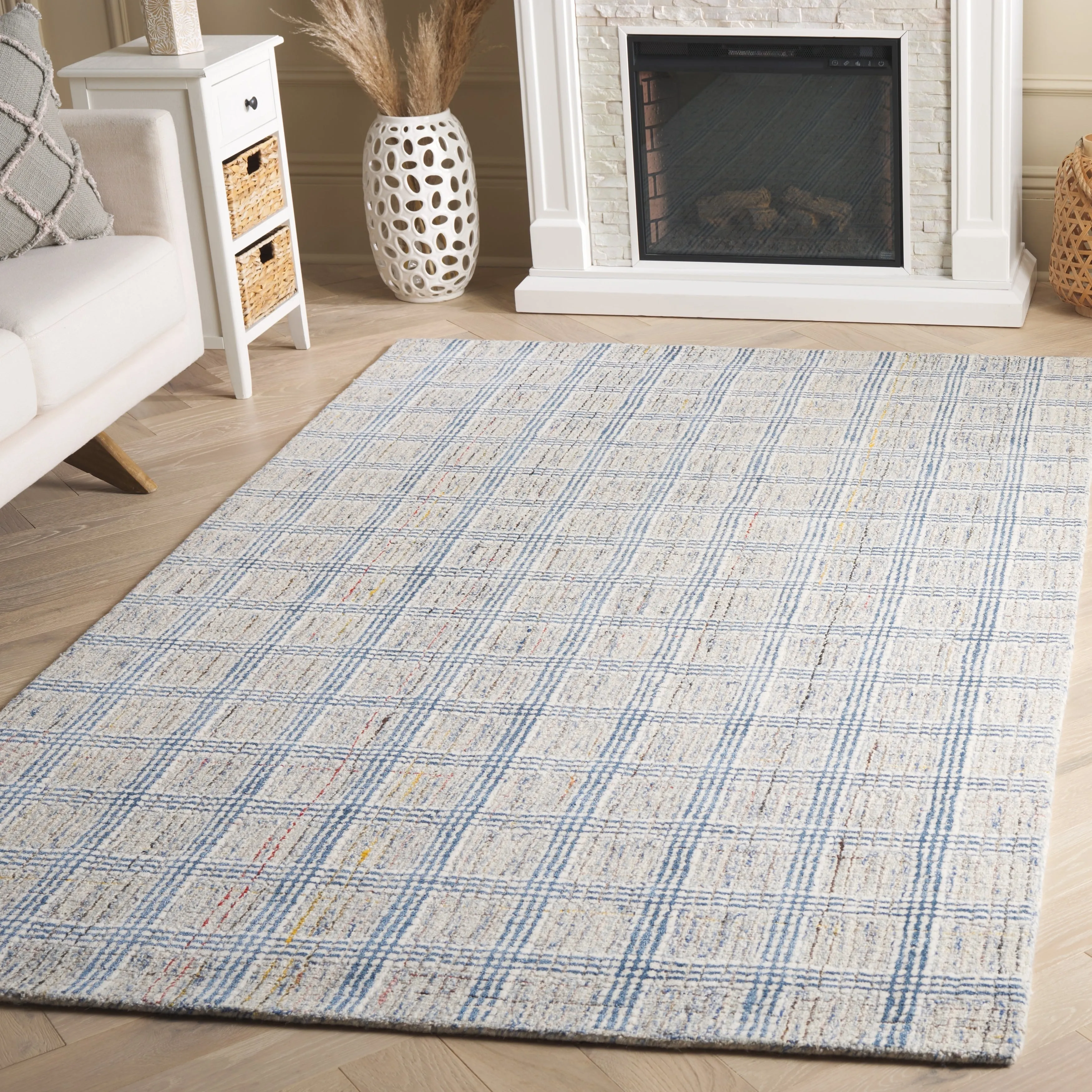SAFAVIEH Handmade Ebony Judit Modern & Contemporary Wool Rug