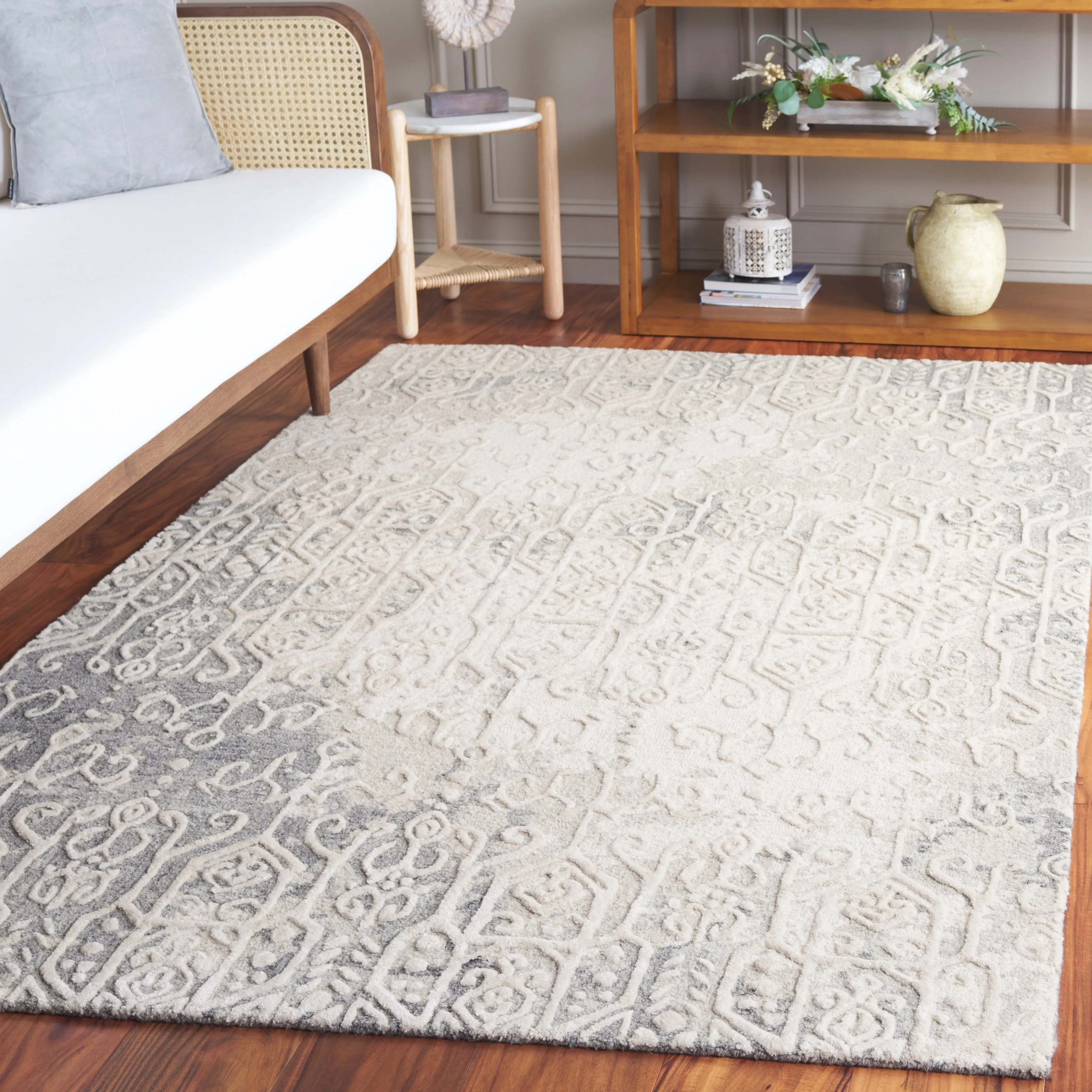 SAFAVIEH Handmade Ebony Marusa Modern & Contemporary Wool Rug