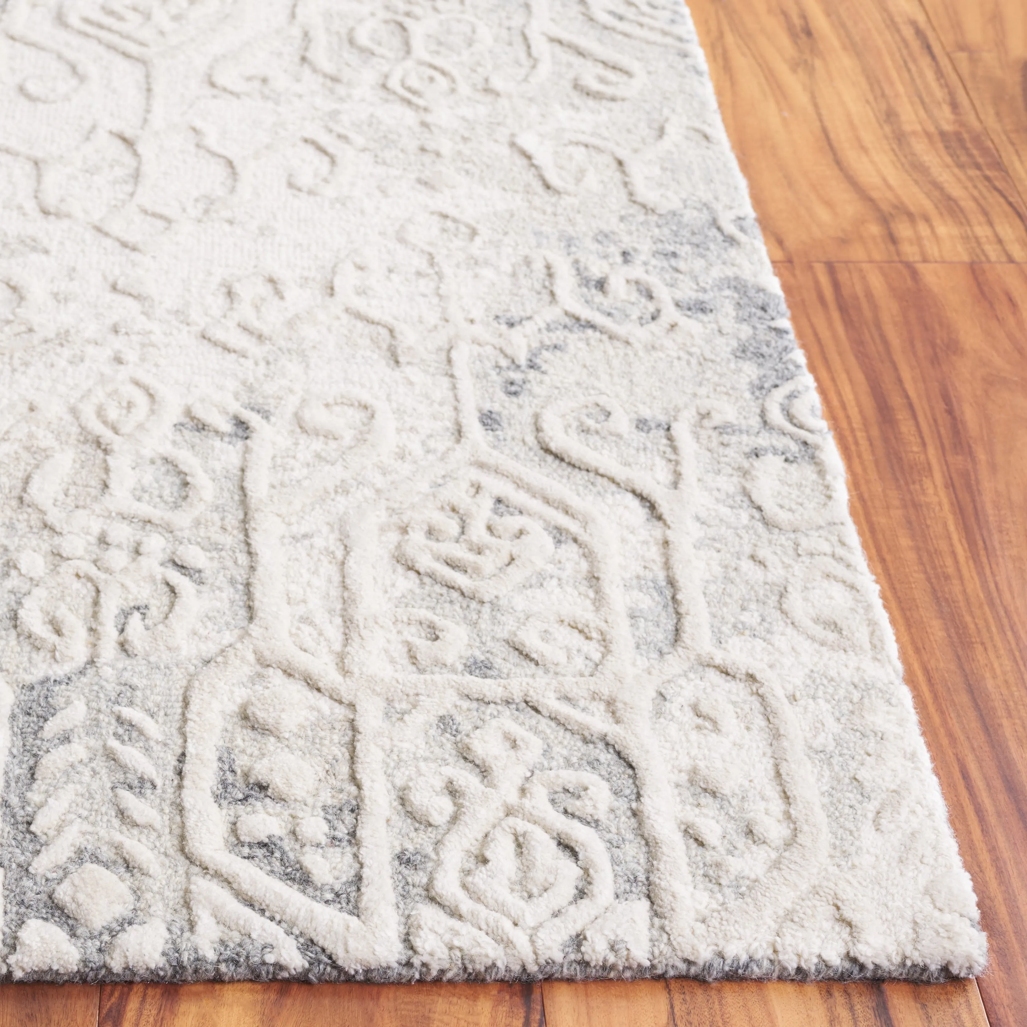 SAFAVIEH Handmade Ebony Marusa Modern & Contemporary Wool Rug