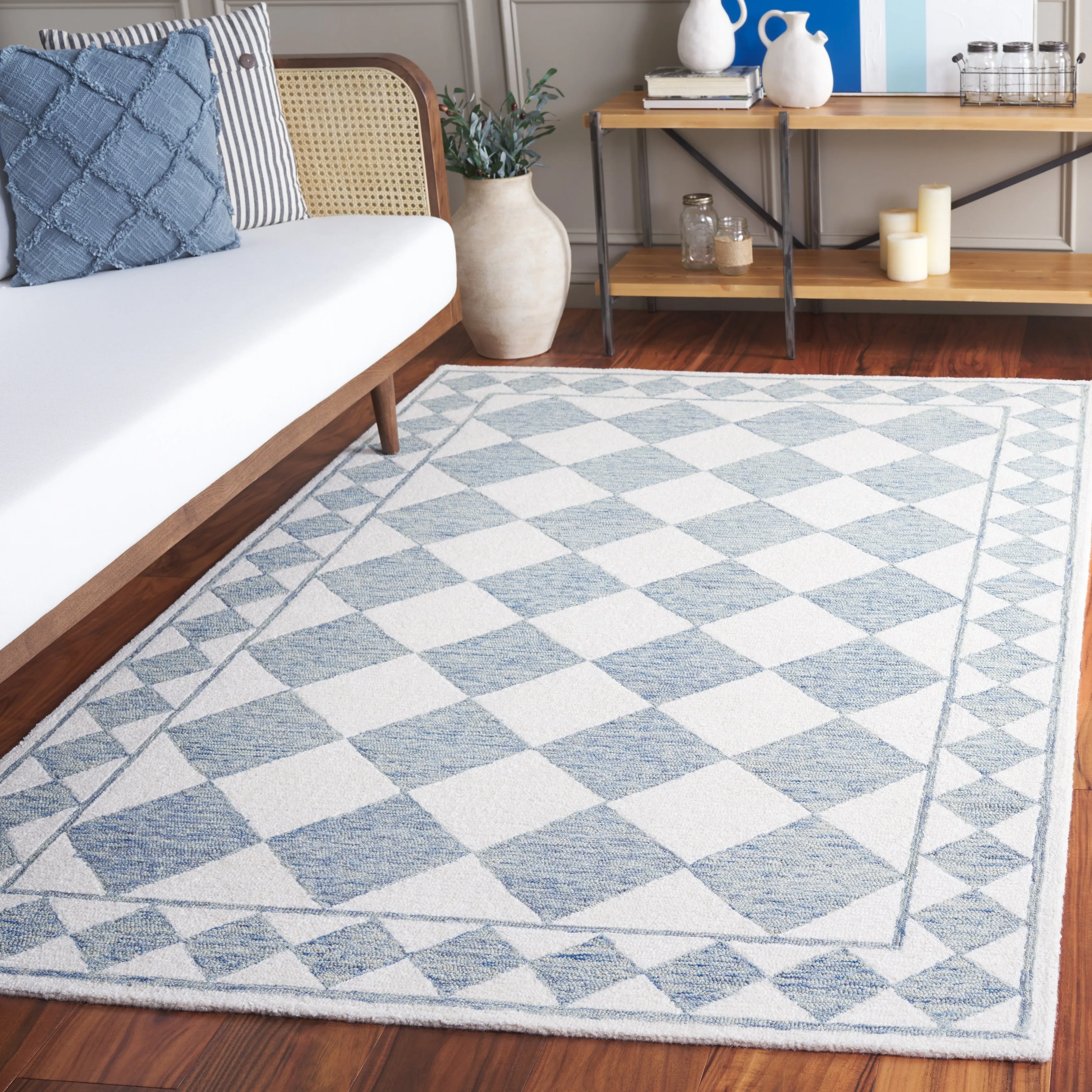SAFAVIEH Handmade Ebony Nidia Modern & Contemporary Wool Rug