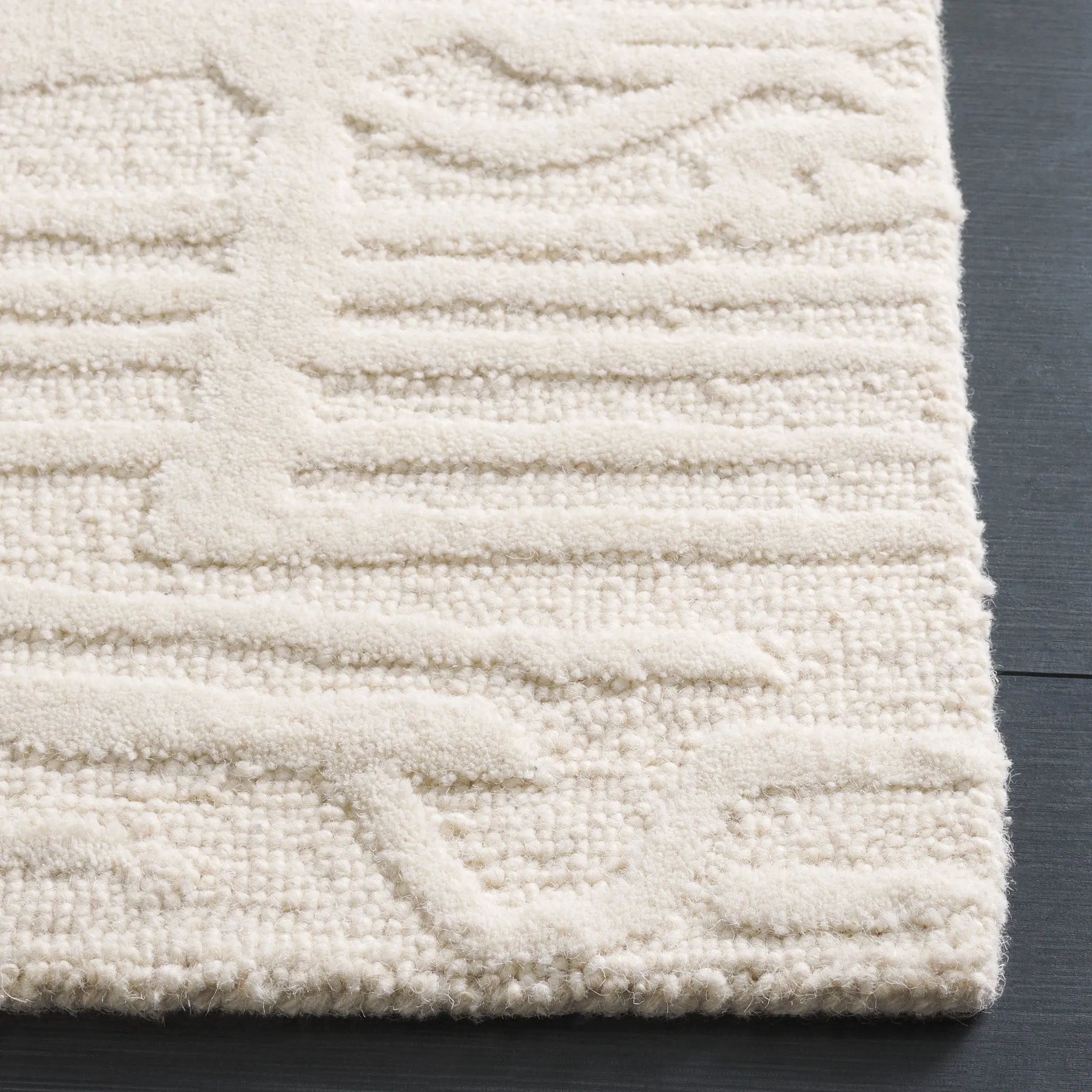SAFAVIEH Handmade Ebony Stefanka Modern & Contemporary Wool Rug