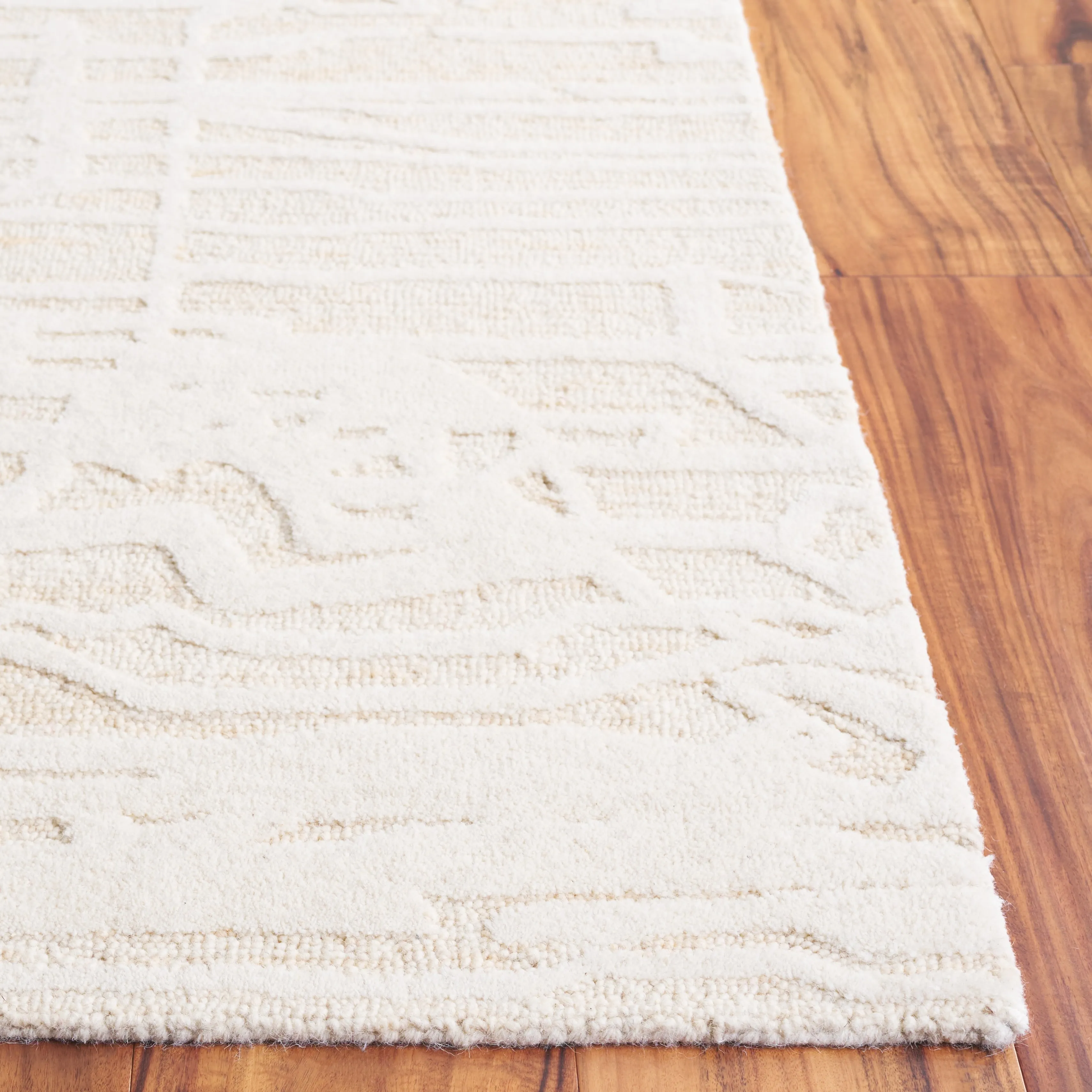 SAFAVIEH Handmade Ebony Stefanka Modern & Contemporary Wool Rug