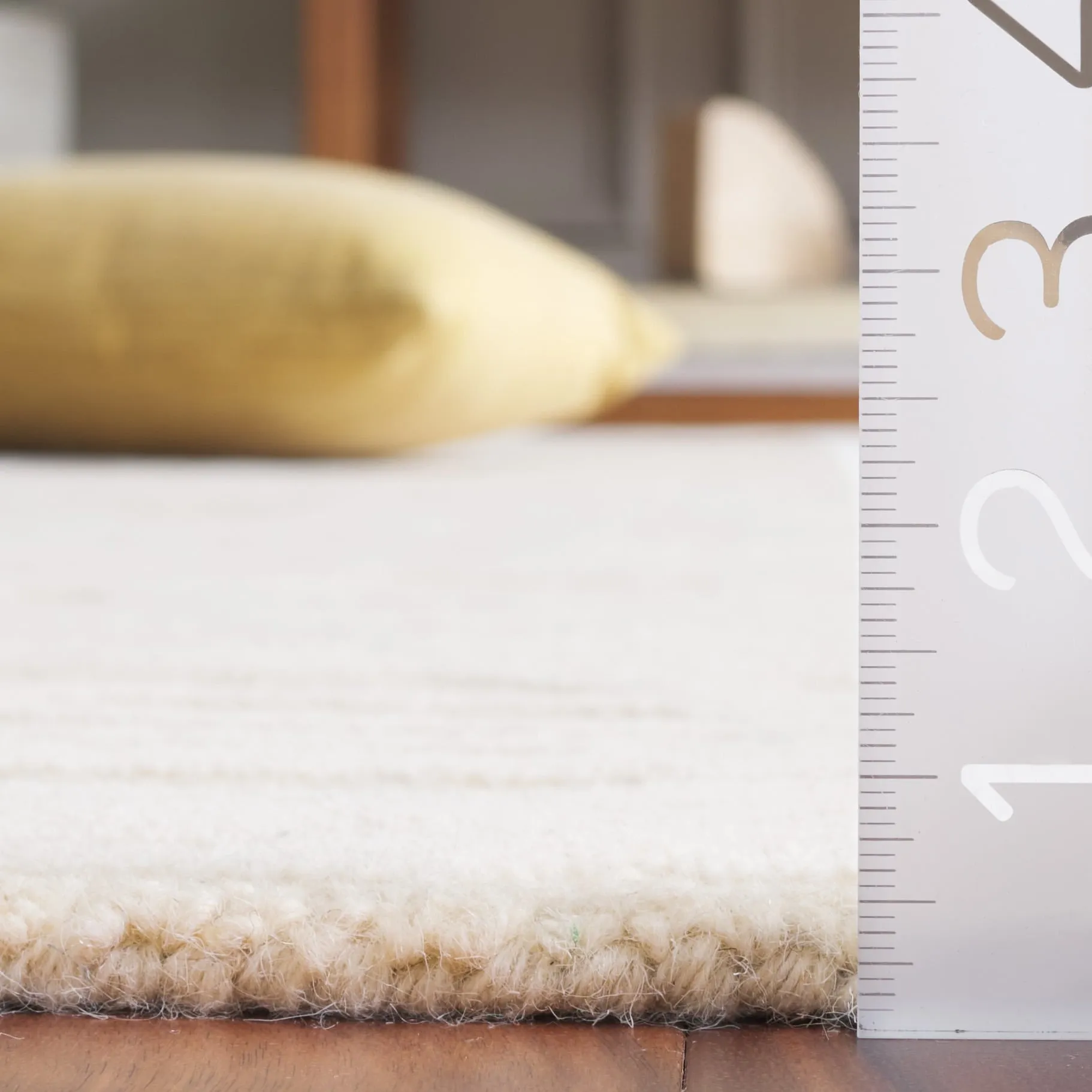 SAFAVIEH Handmade Ebony Stefanka Modern & Contemporary Wool Rug