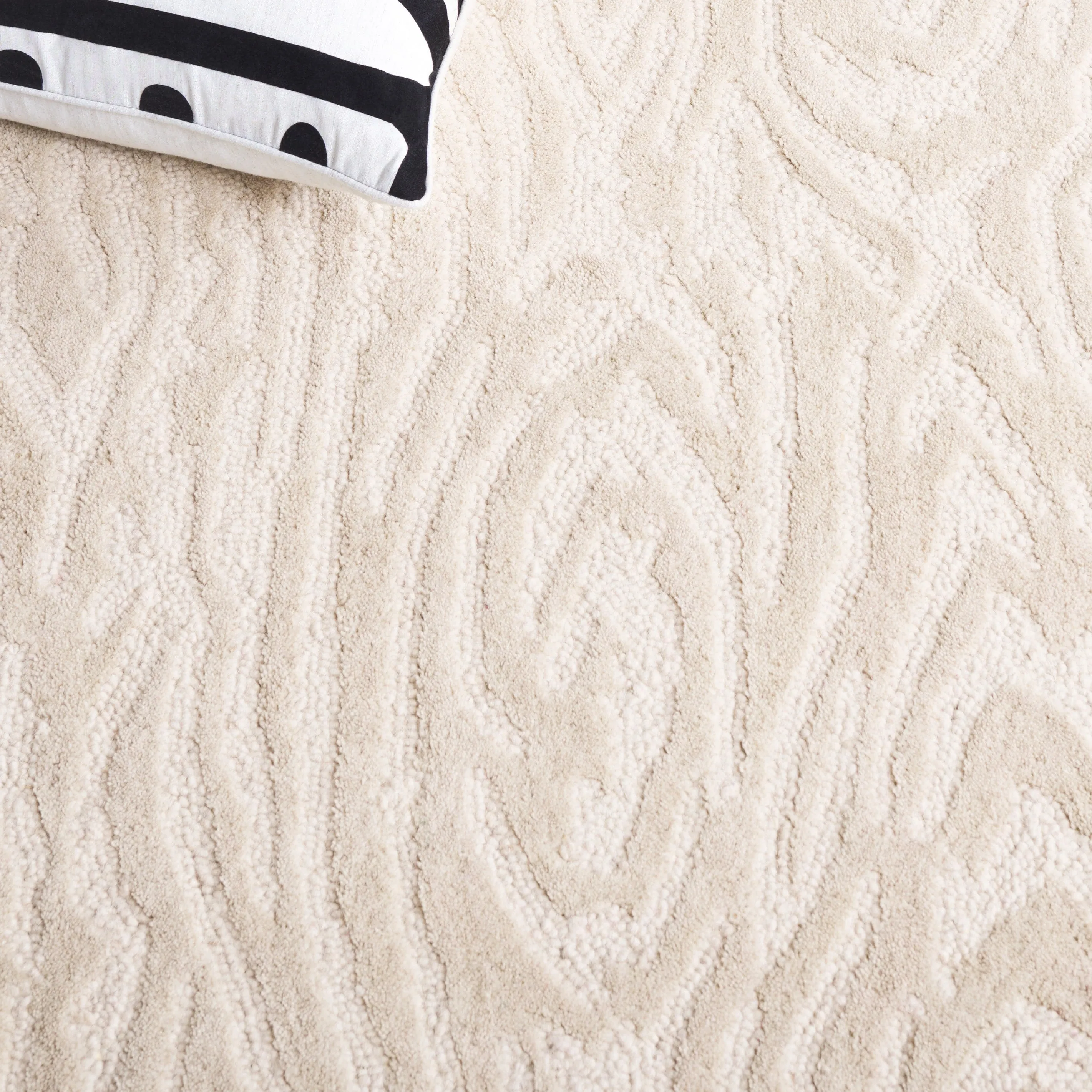 SAFAVIEH Handmade Ebony Thouraya Modern & Contemporary Wool Rug