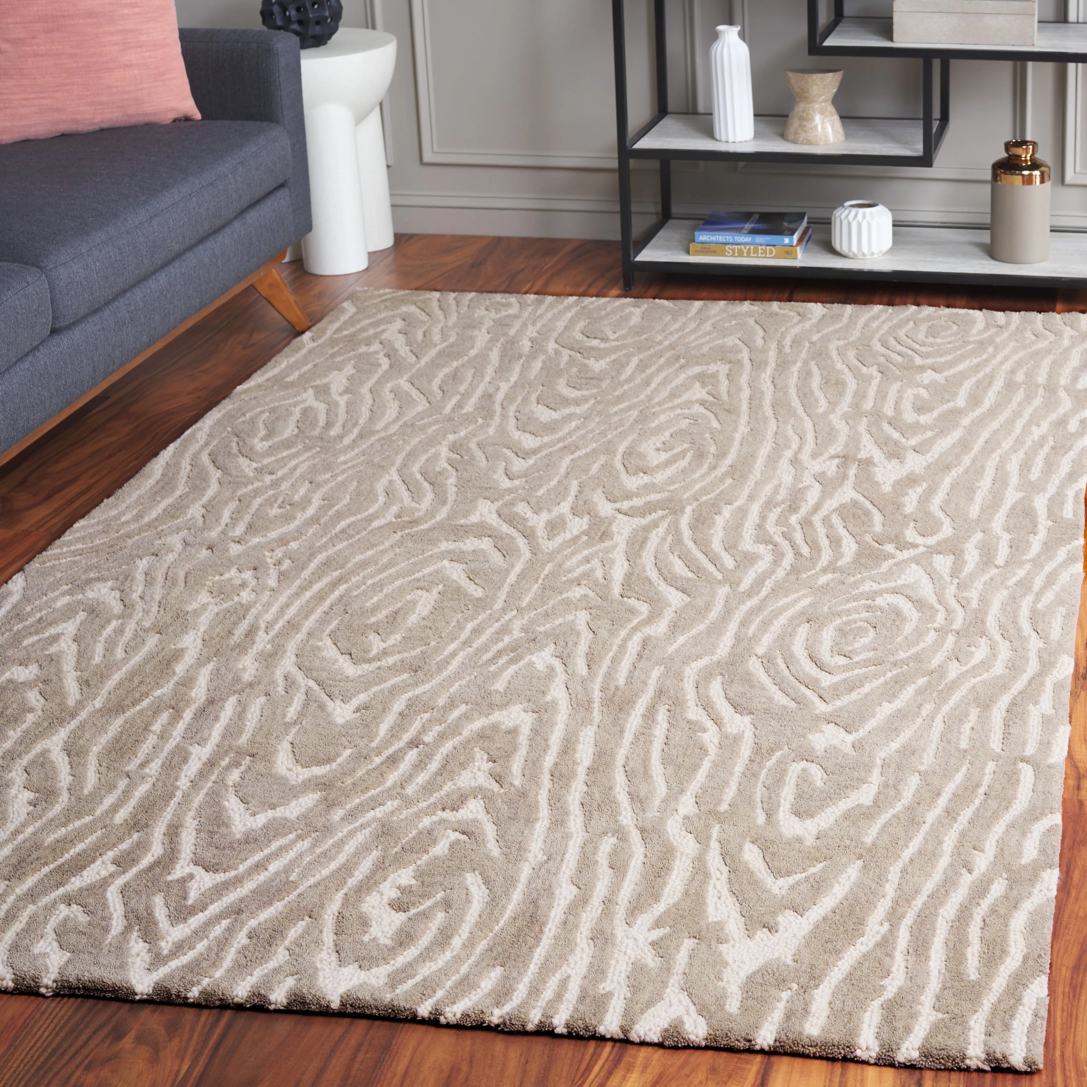 SAFAVIEH Handmade Ebony Thouraya Modern & Contemporary Wool Rug