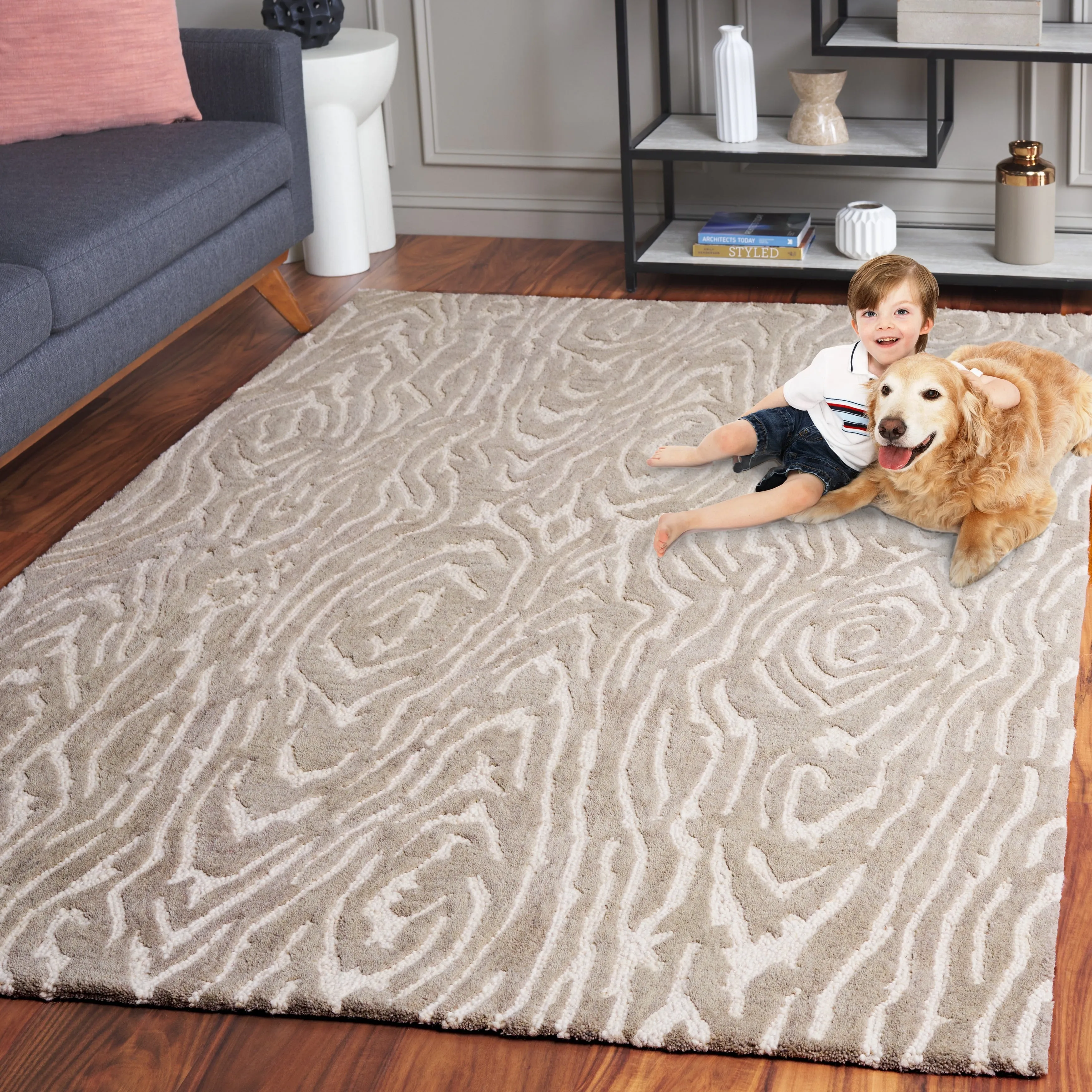 SAFAVIEH Handmade Ebony Thouraya Modern & Contemporary Wool Rug