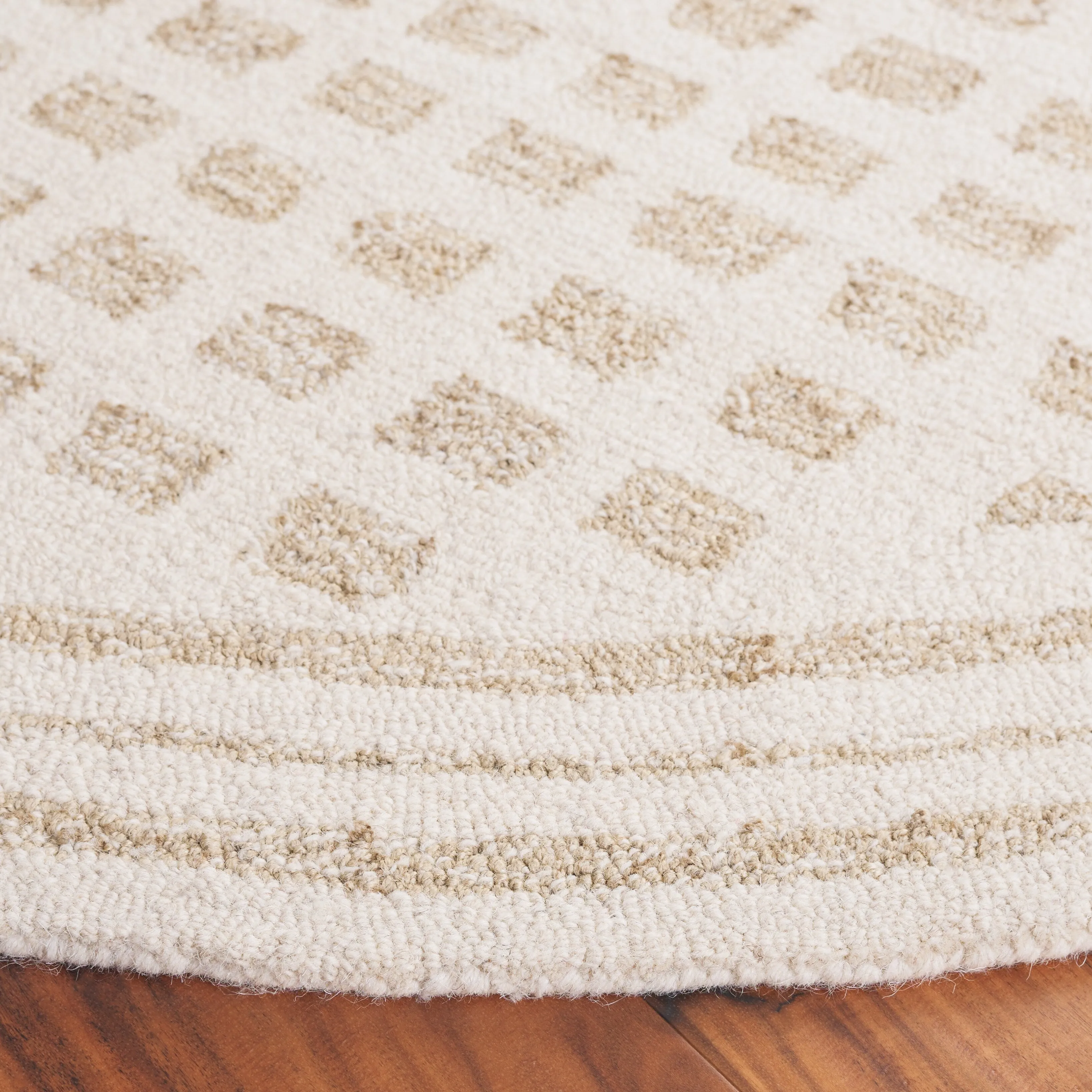 SAFAVIEH Handmade Ebony Torun Contemporary Wool Rug