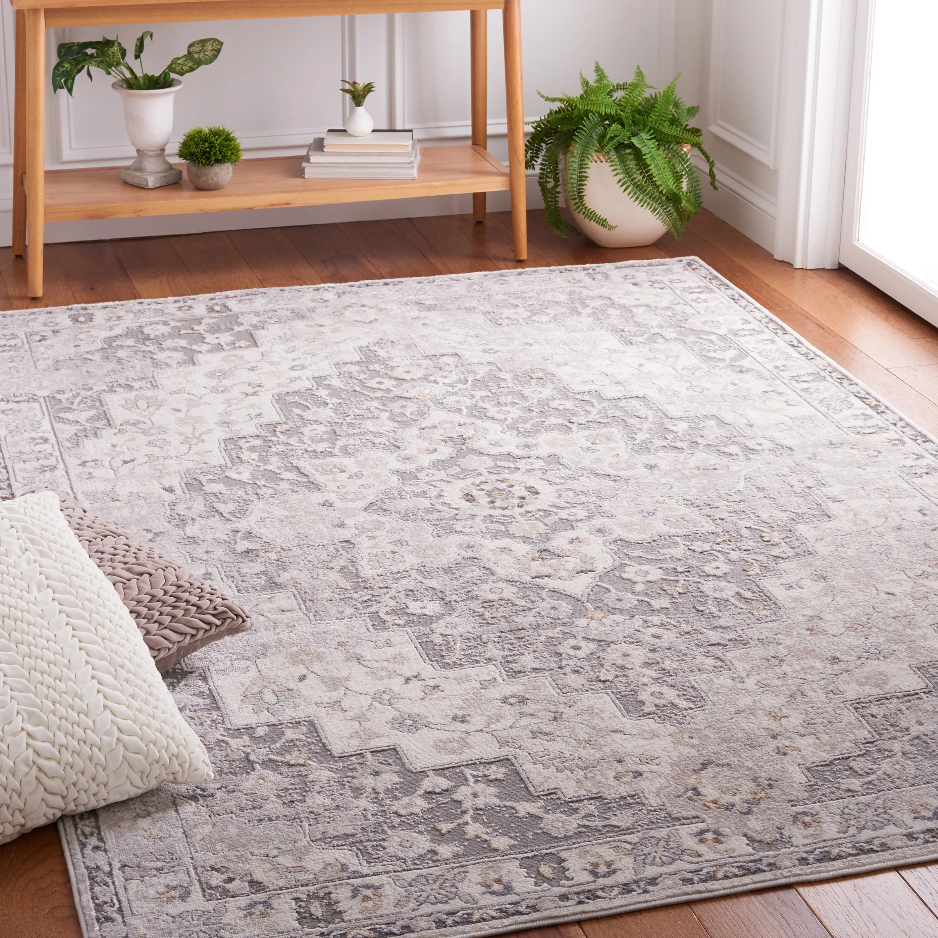 SAFAVIEH Handmade Eternal Karen Oriental Rug