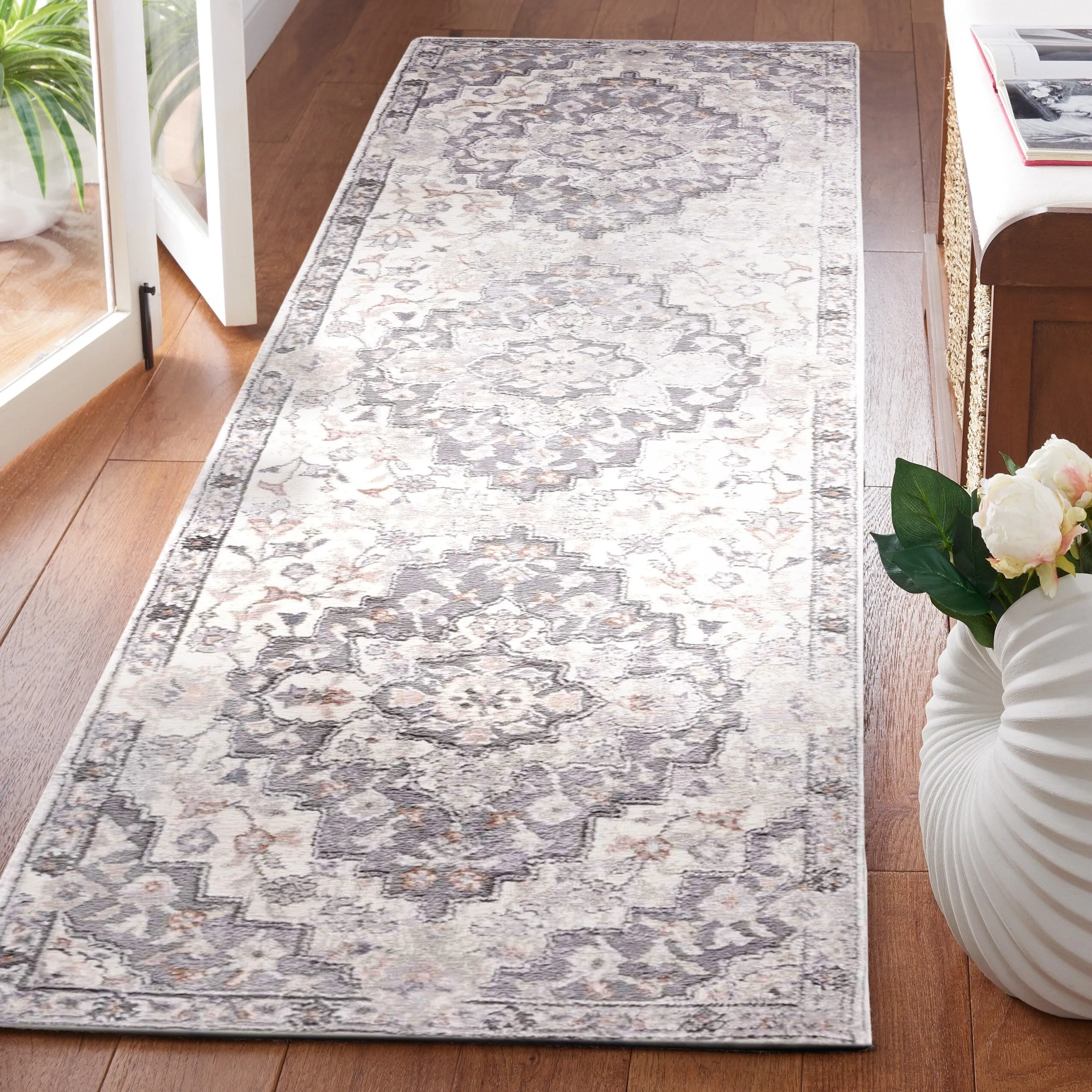 SAFAVIEH Handmade Eternal Karen Oriental Rug