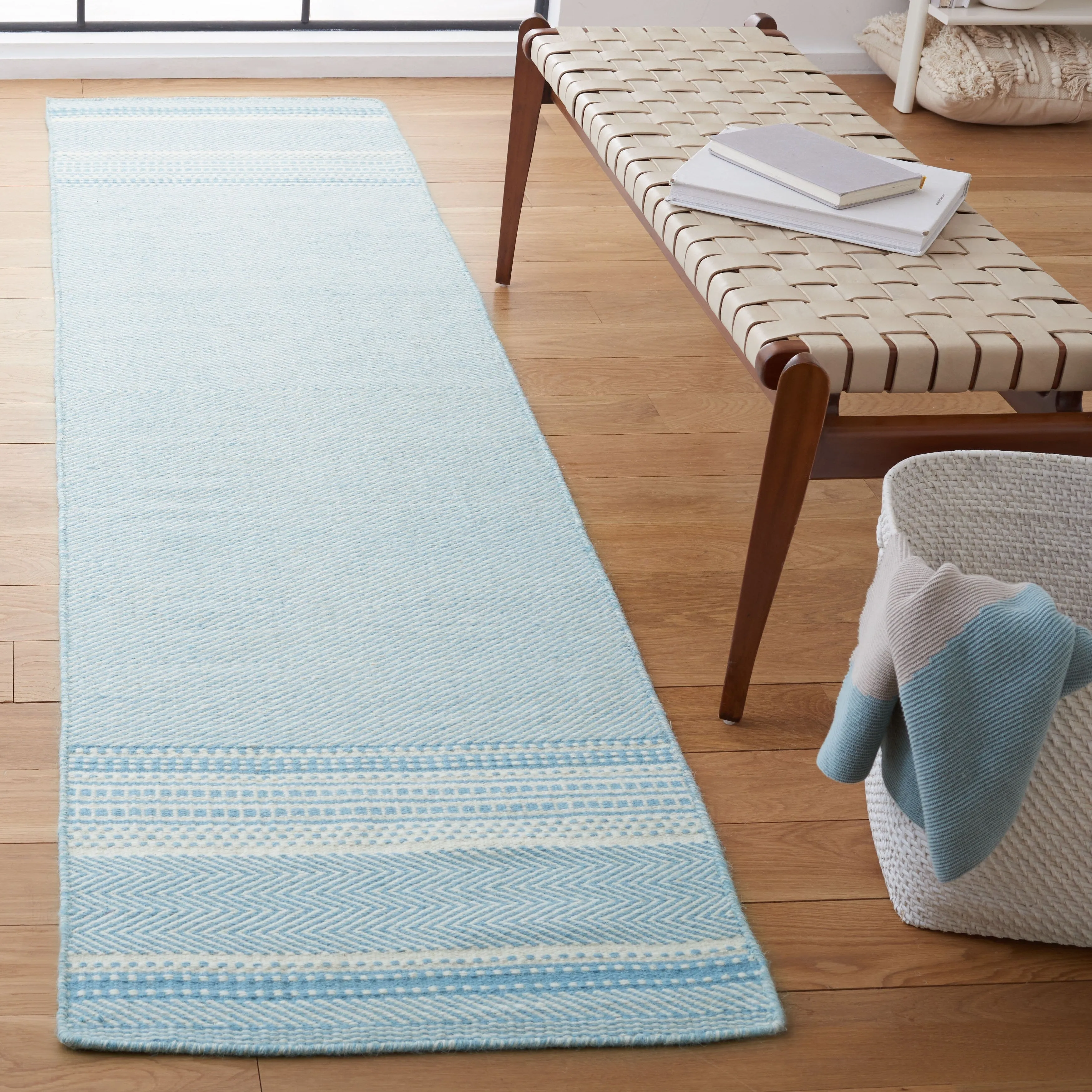 SAFAVIEH Handmade Flatweave Kilim Manrica Wool Rug