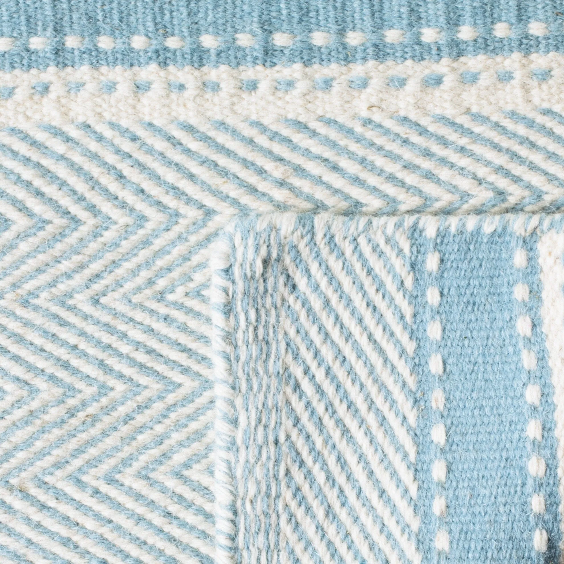 SAFAVIEH Handmade Flatweave Kilim Manrica Wool Rug