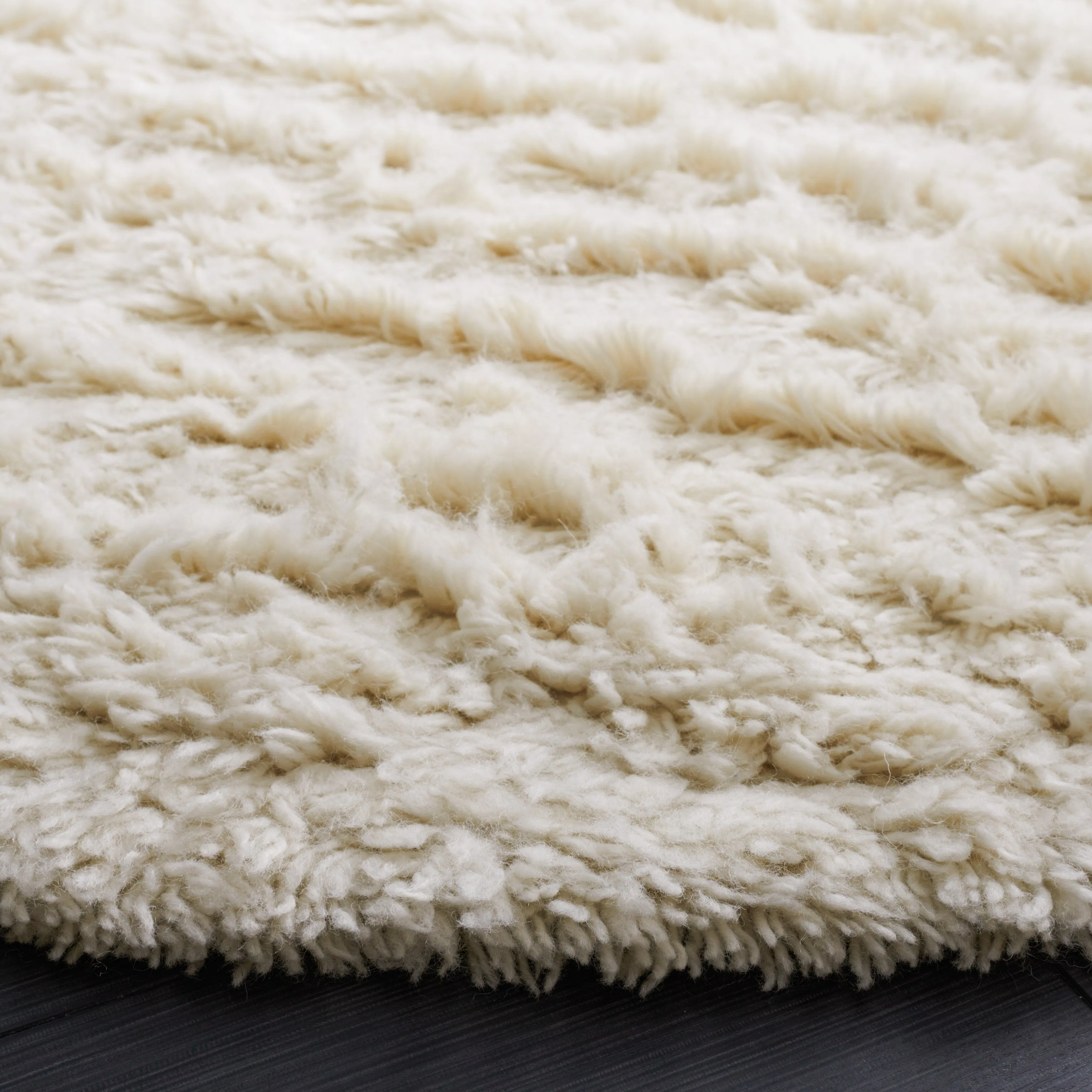 SAFAVIEH Handmade Flokati Jannine Shag Solid Wool Rug
