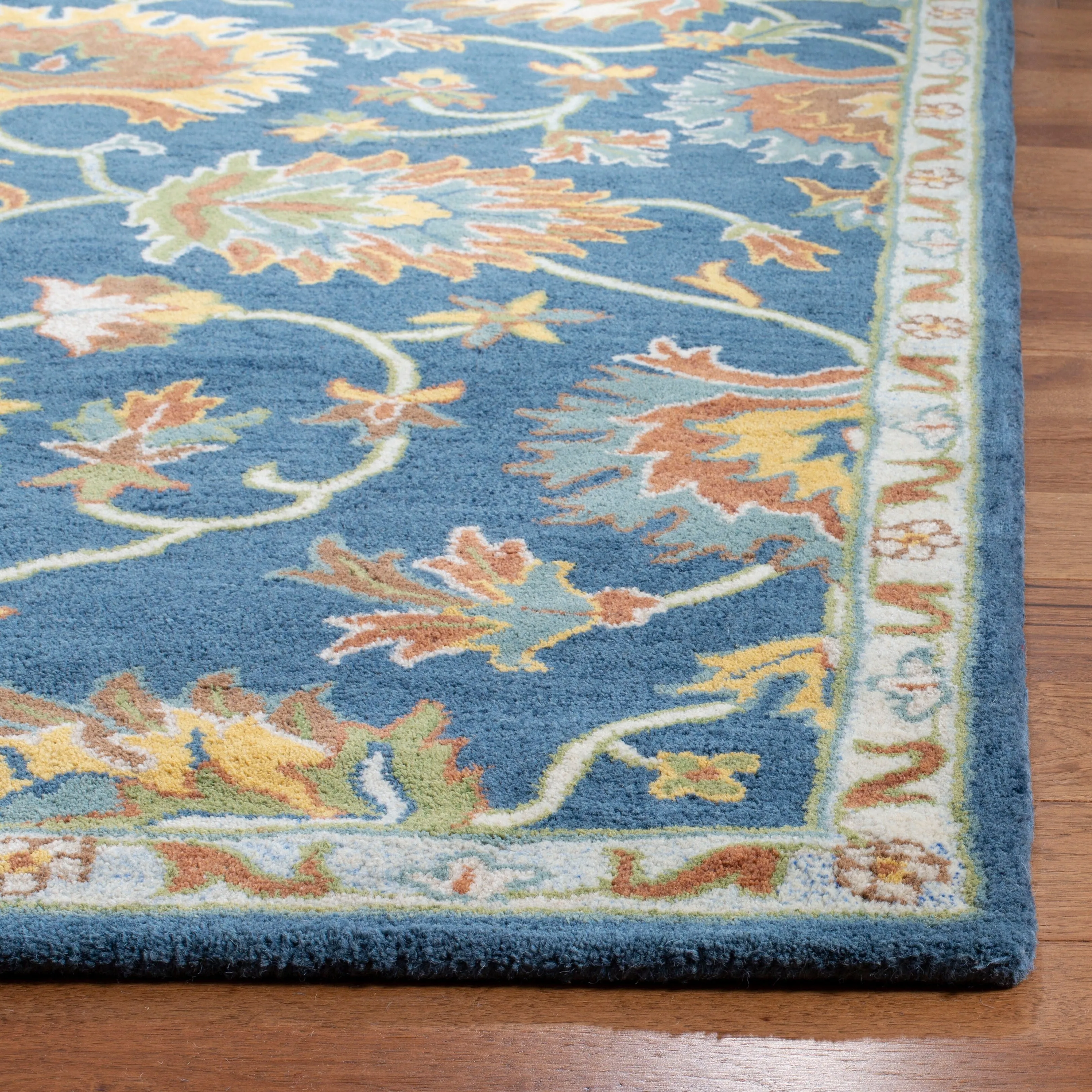 SAFAVIEH Handmade Heritage Boat Traditional Oriental Wool Rug