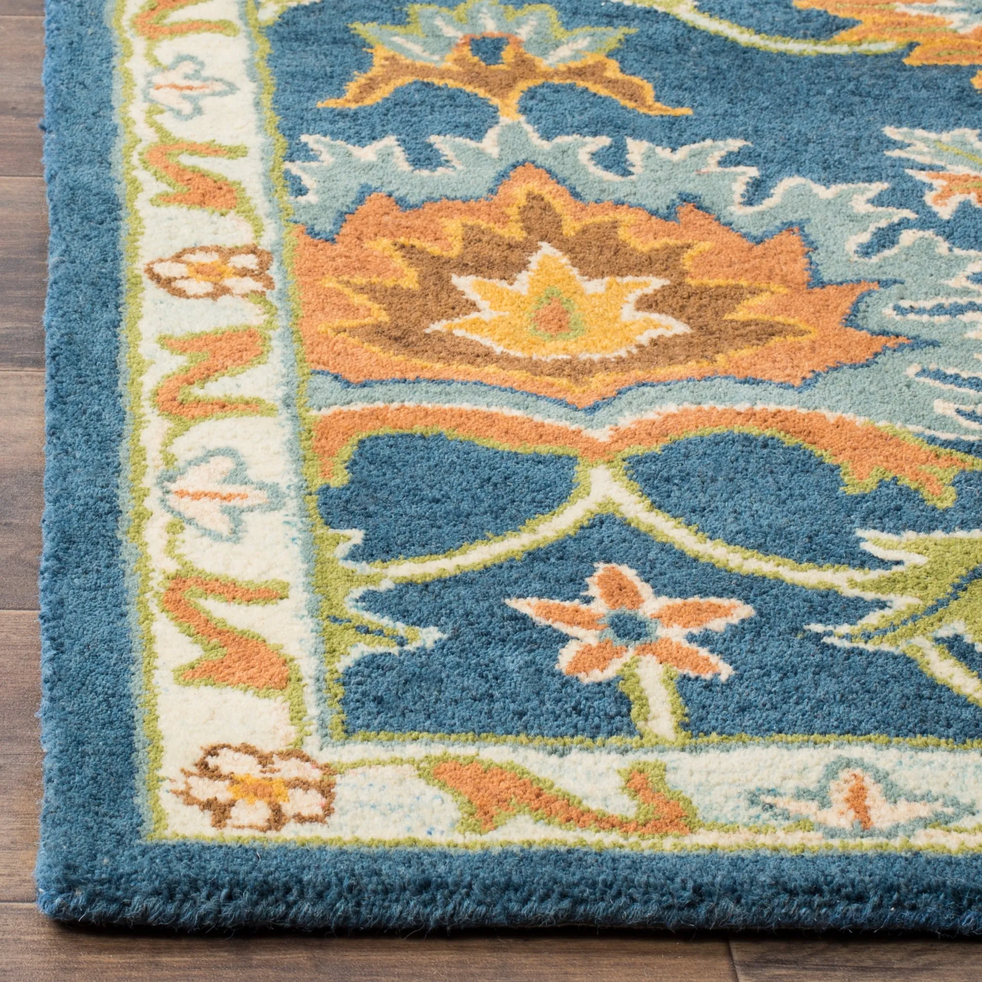 SAFAVIEH Handmade Heritage Boat Traditional Oriental Wool Rug