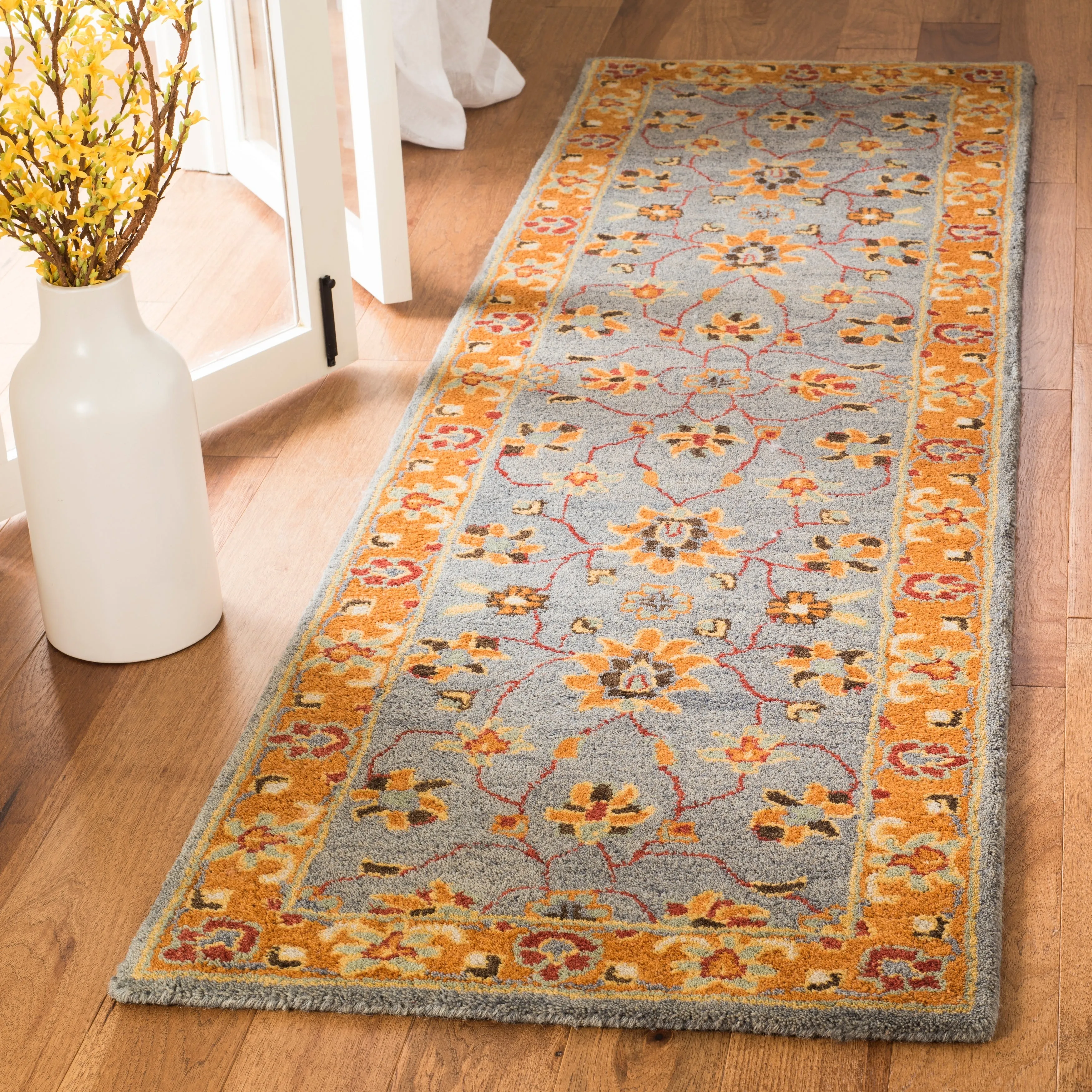 SAFAVIEH Handmade Heritage Liana Traditional Oriental Wool Rug