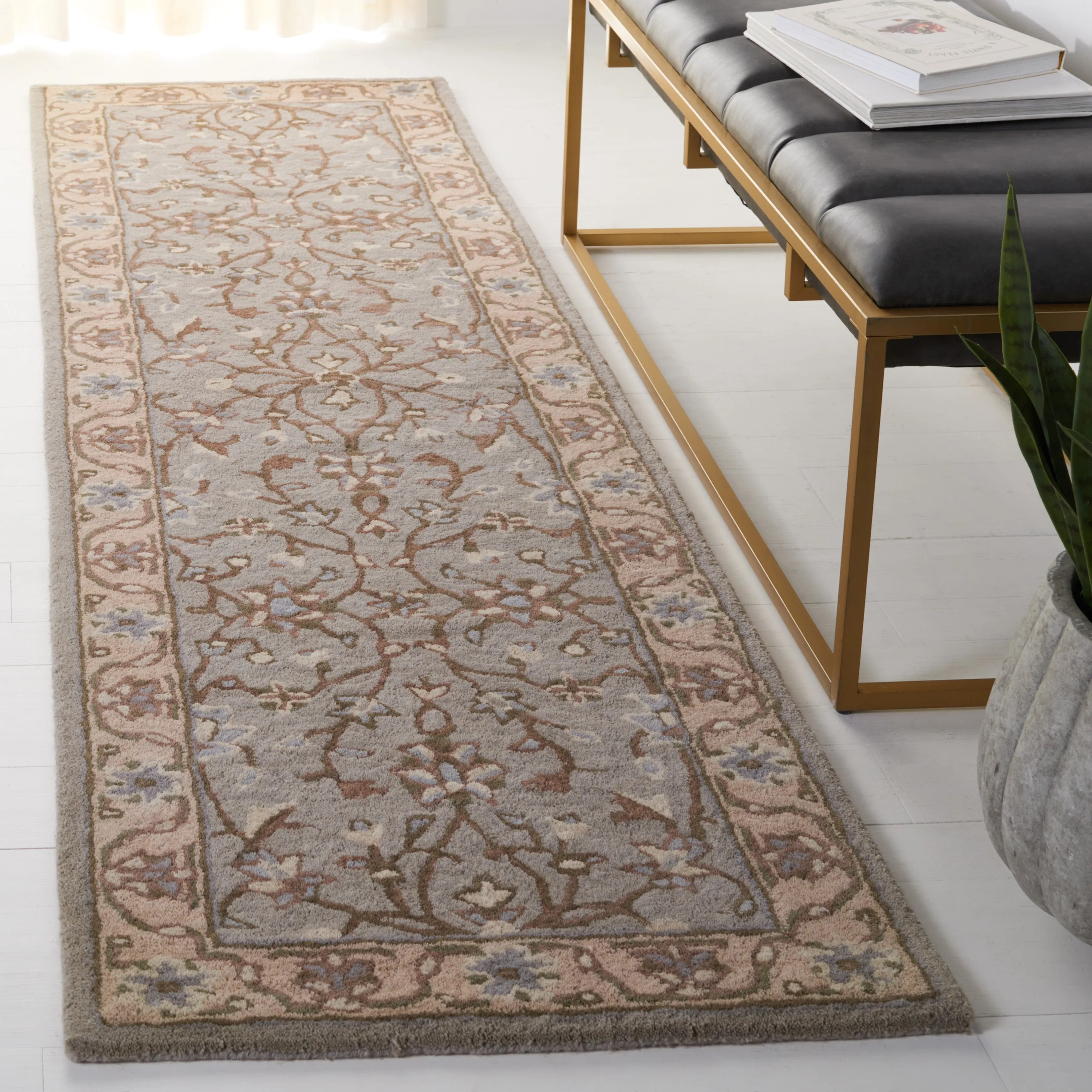 SAFAVIEH Handmade Heritage Scrollwork Traditional Oriental Wool Rug