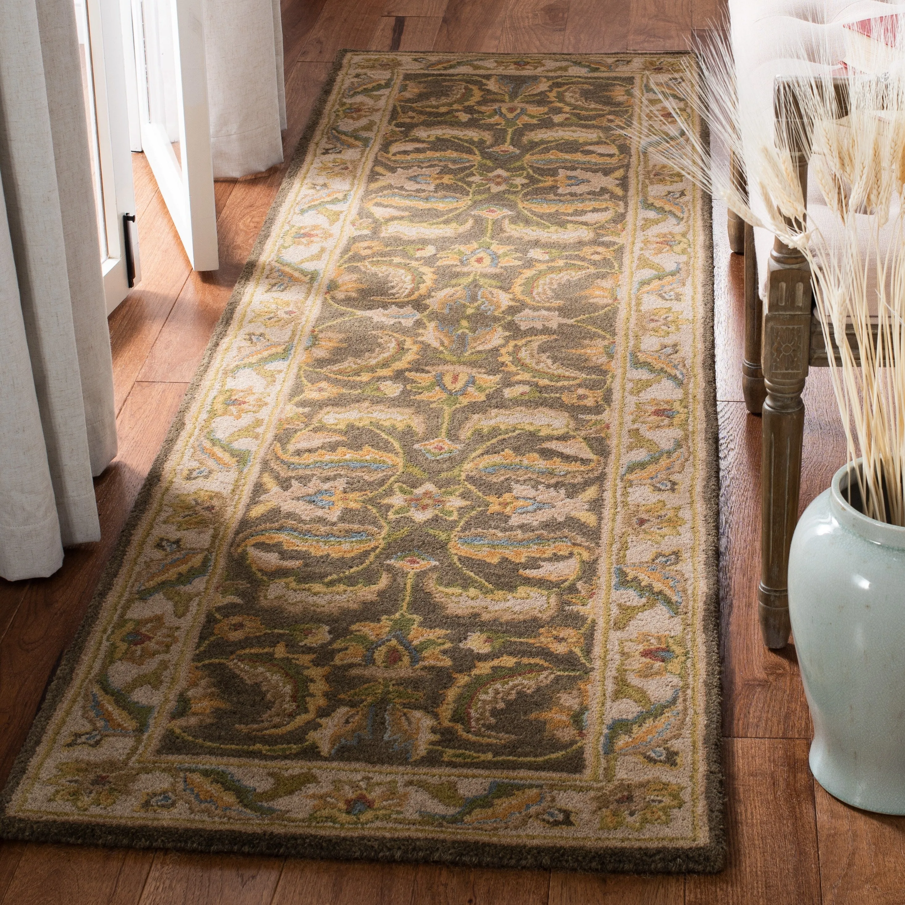 SAFAVIEH Handmade Heritage Triumph Traditional Oriental Wool Rug