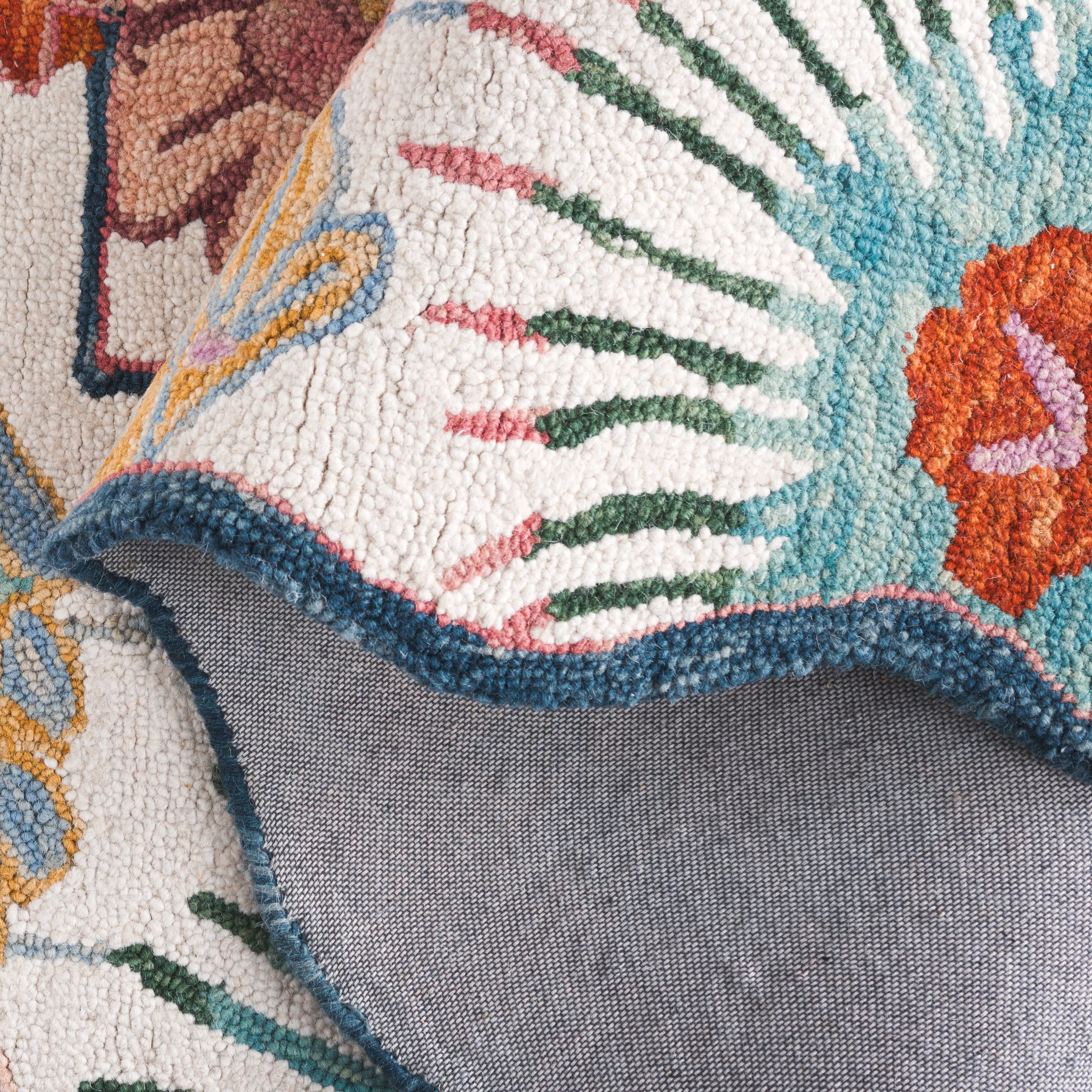 SAFAVIEH Handmade Jardin Fadya Floral Wool Rug