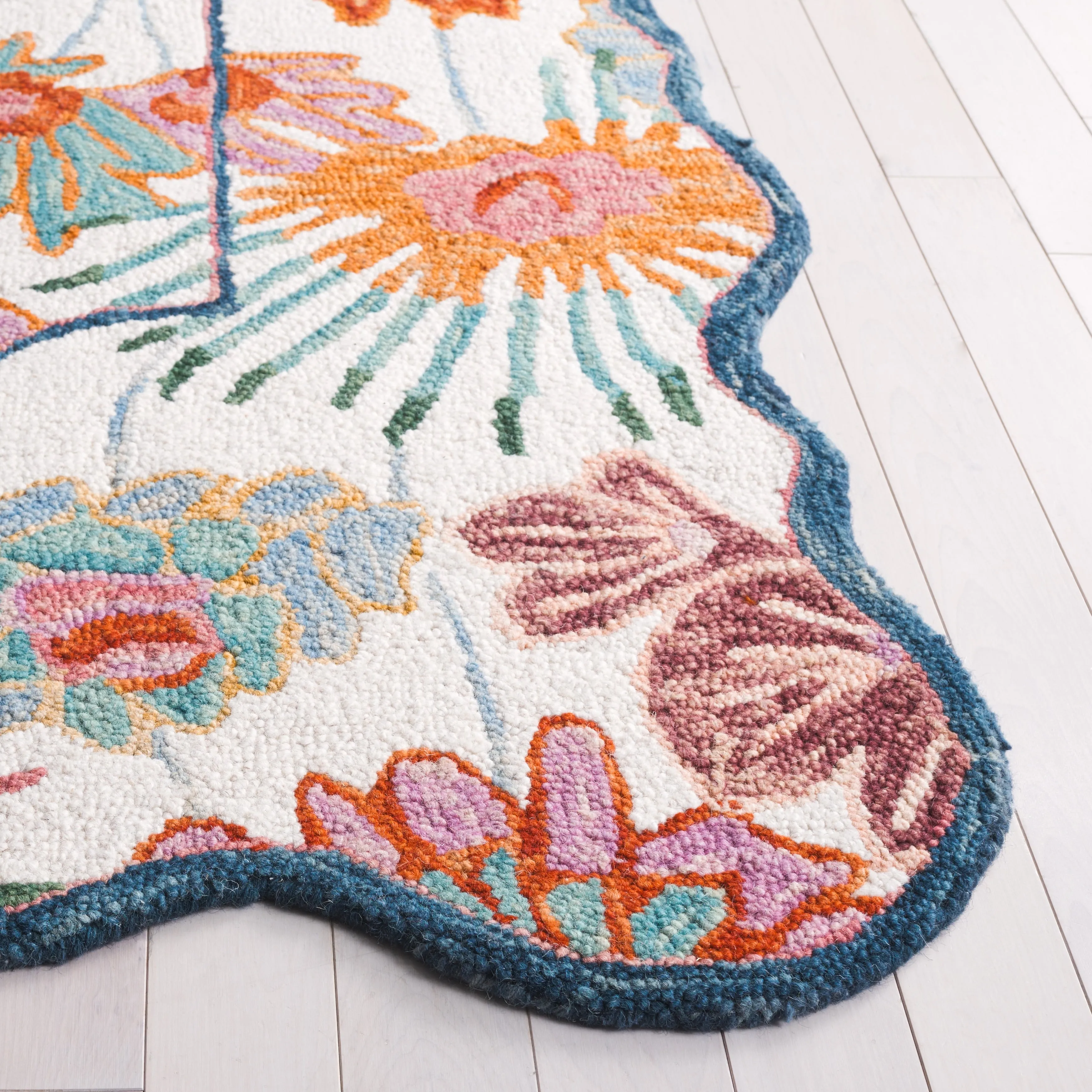 SAFAVIEH Handmade Jardin Fadya Floral Wool Rug
