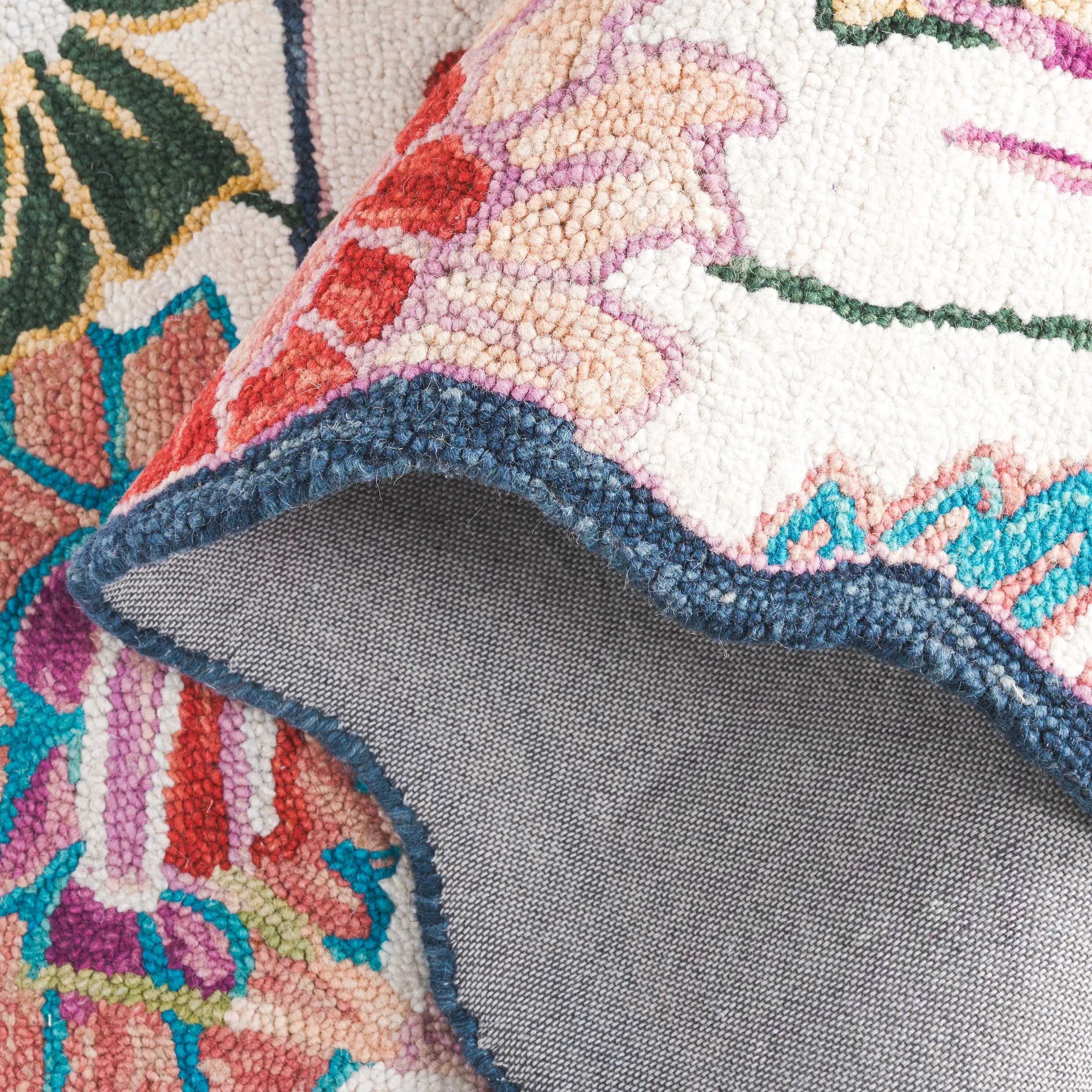 SAFAVIEH Handmade Jardin Fadya Floral Wool Rug
