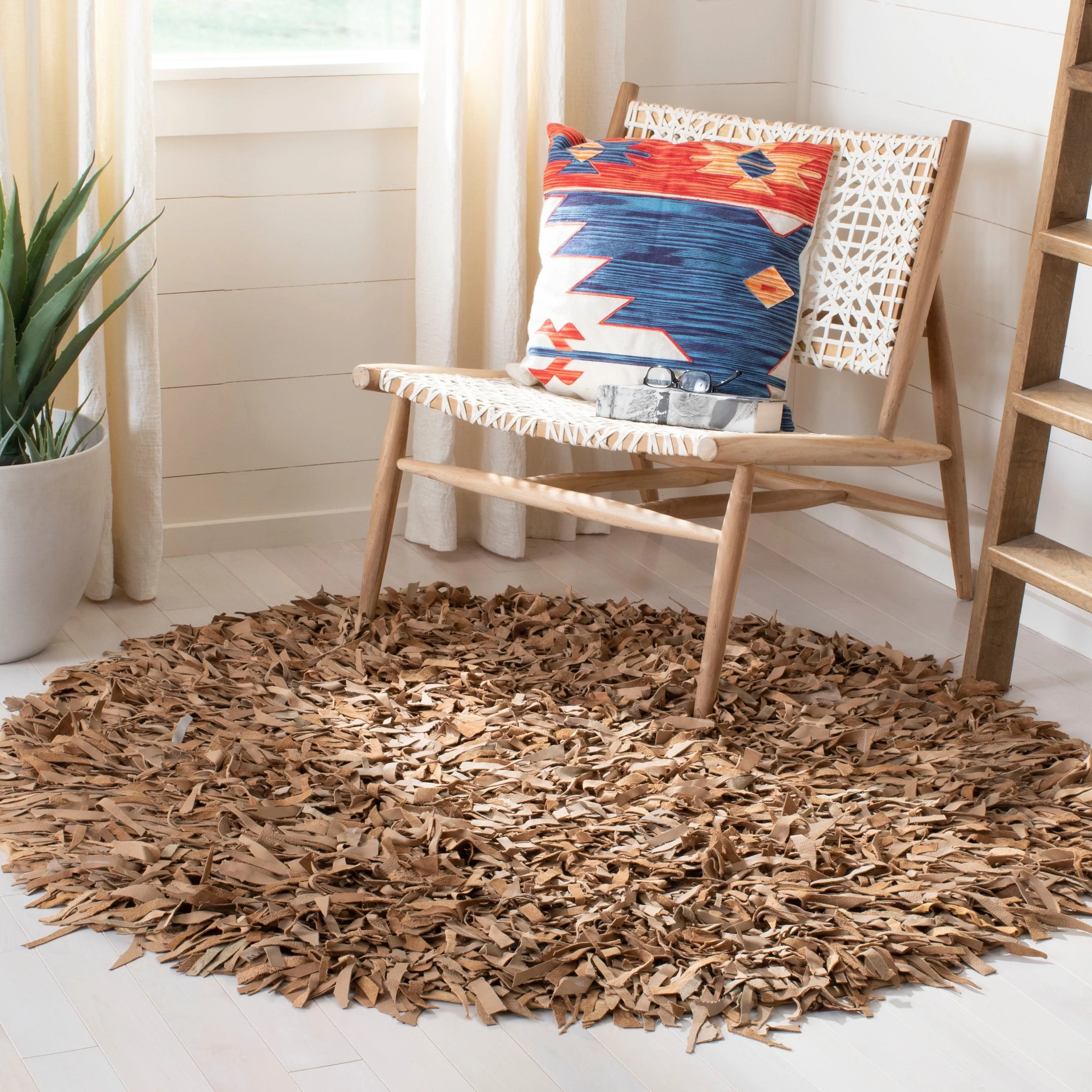 SAFAVIEH Handmade Leather Shag Blayne Modern Leather Rug