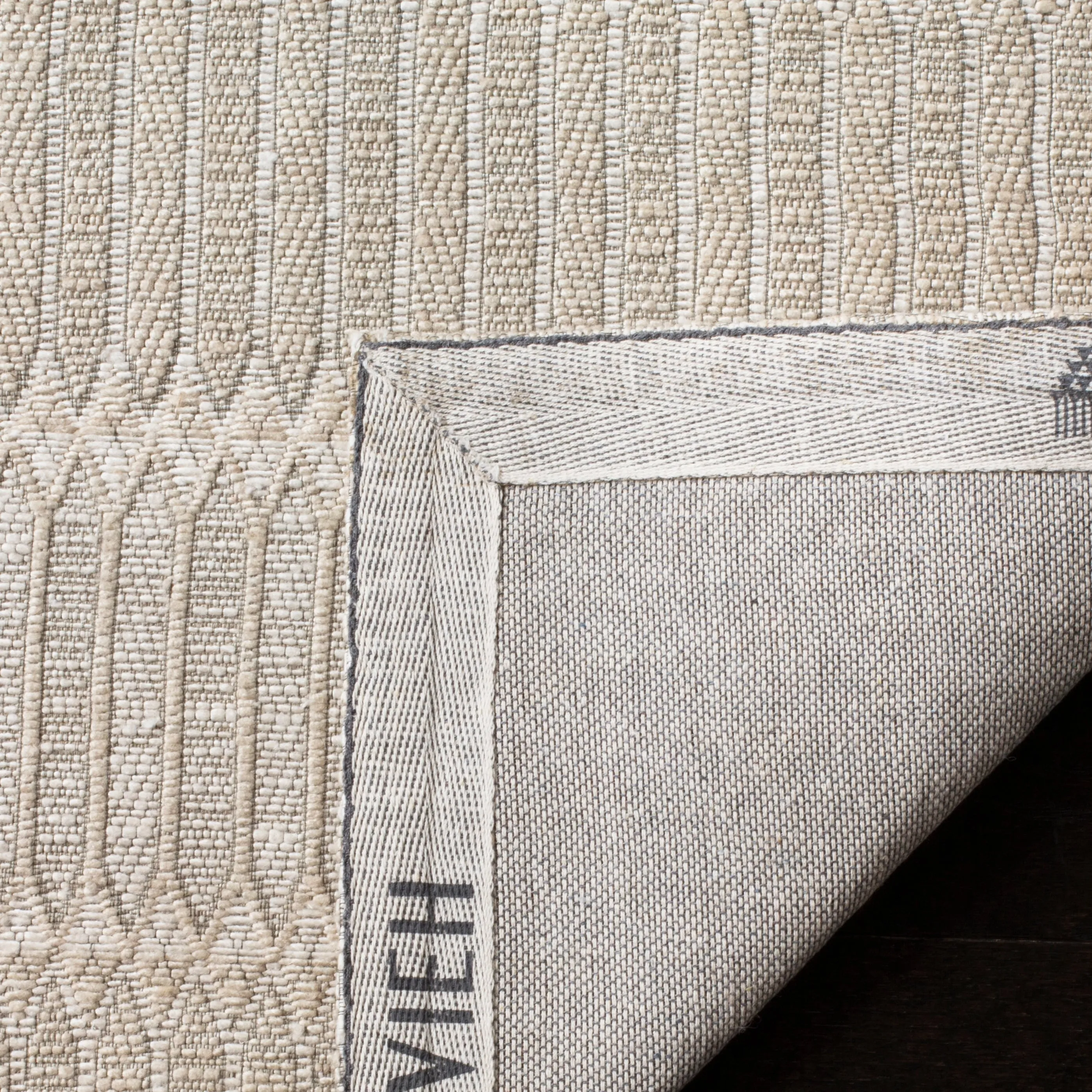 SAFAVIEH Handmade Marbella oranna Modern Viscose Rug