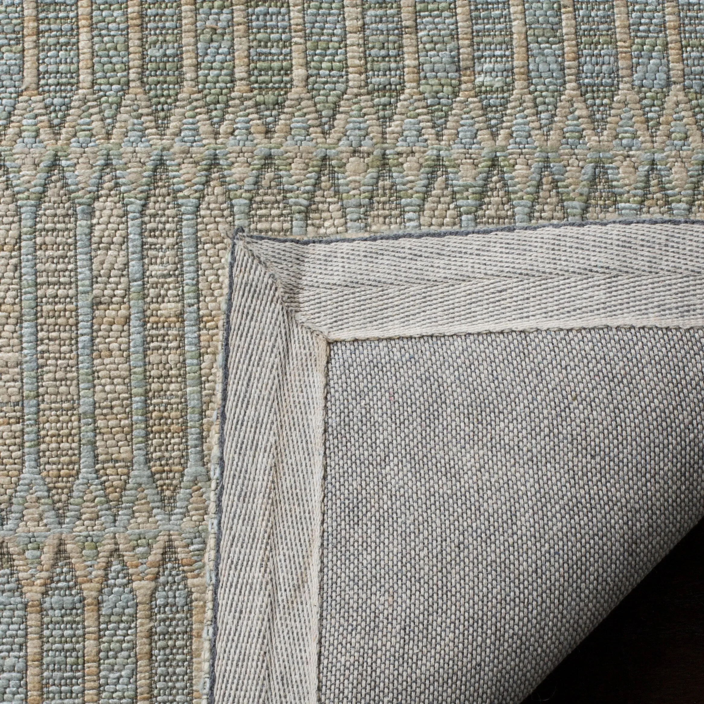 SAFAVIEH Handmade Marbella oranna Modern Viscose Rug
