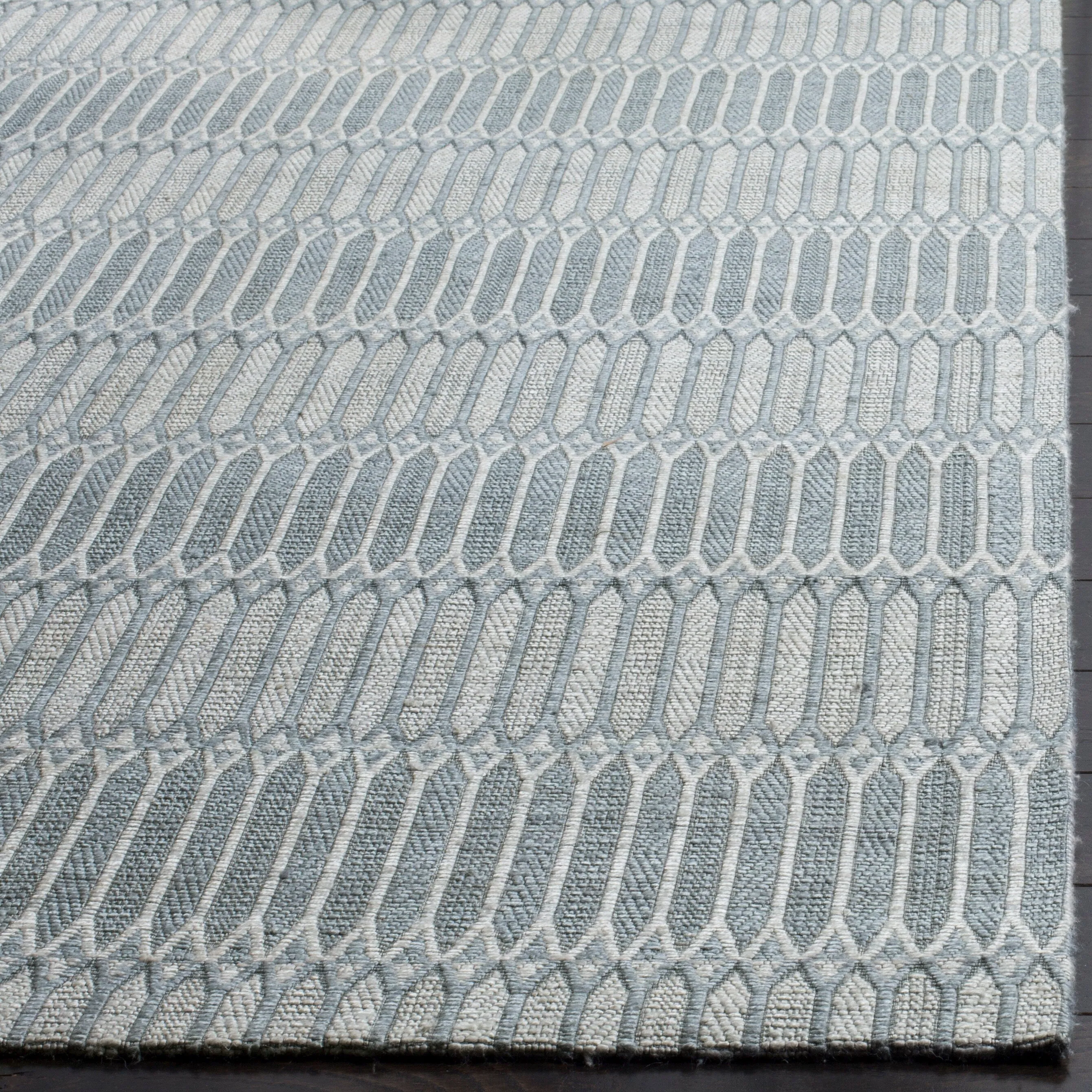 SAFAVIEH Handmade Marbella oranna Modern Viscose Rug