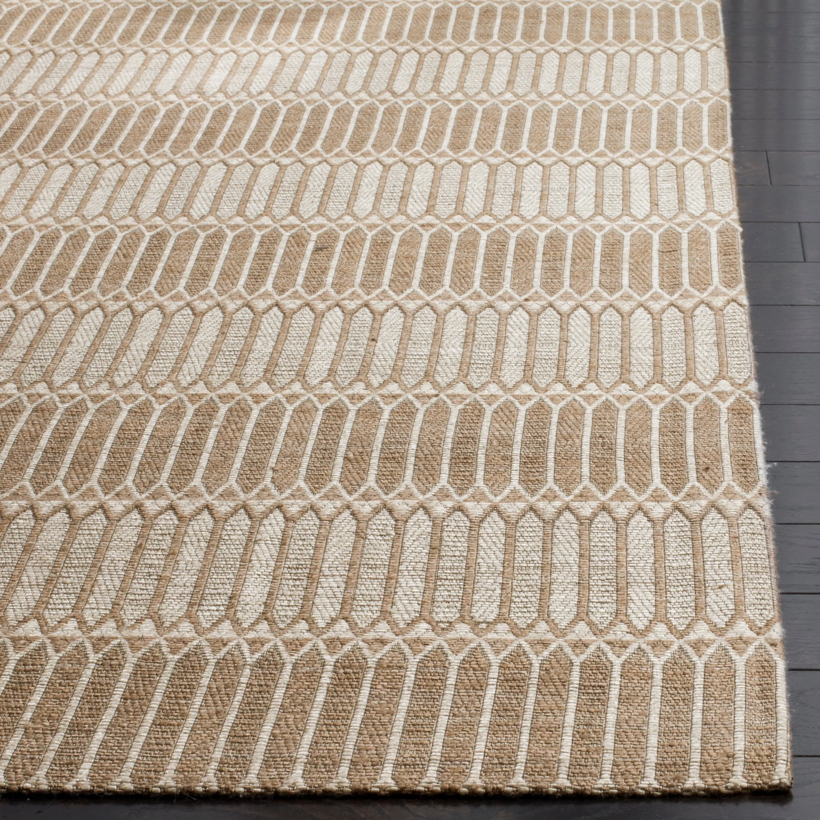 SAFAVIEH Handmade Marbella oranna Modern Viscose Rug