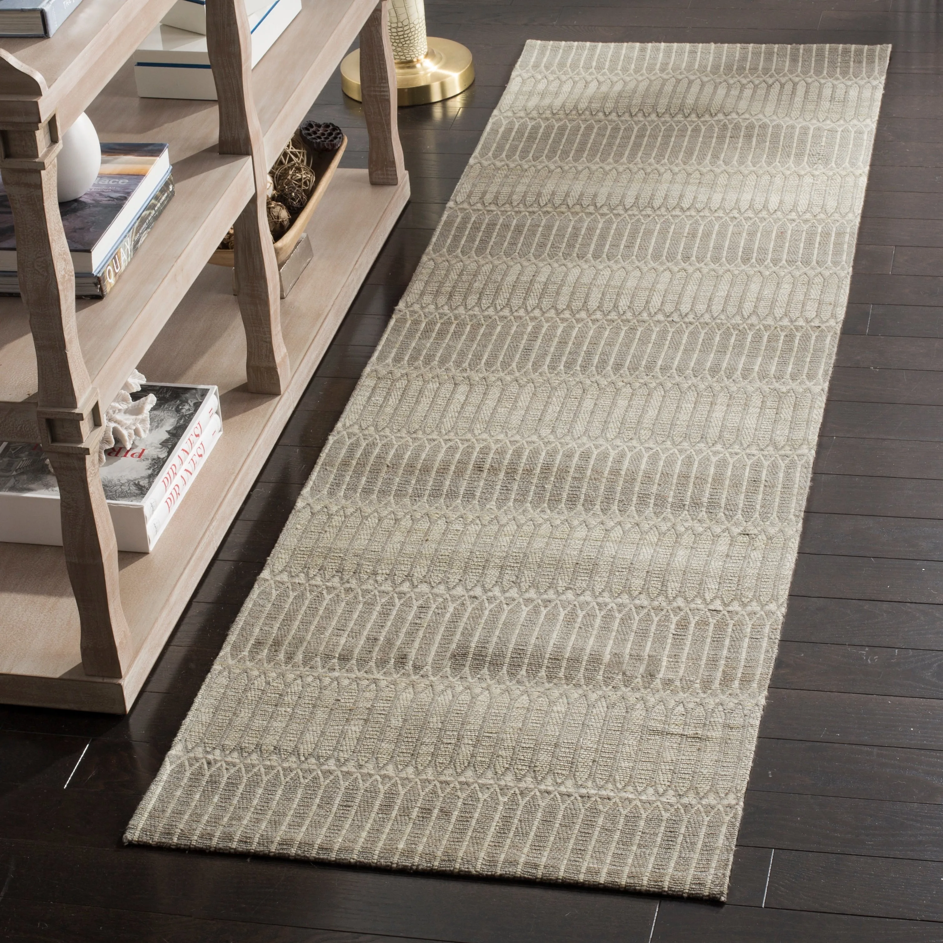 SAFAVIEH Handmade Marbella oranna Modern Viscose Rug