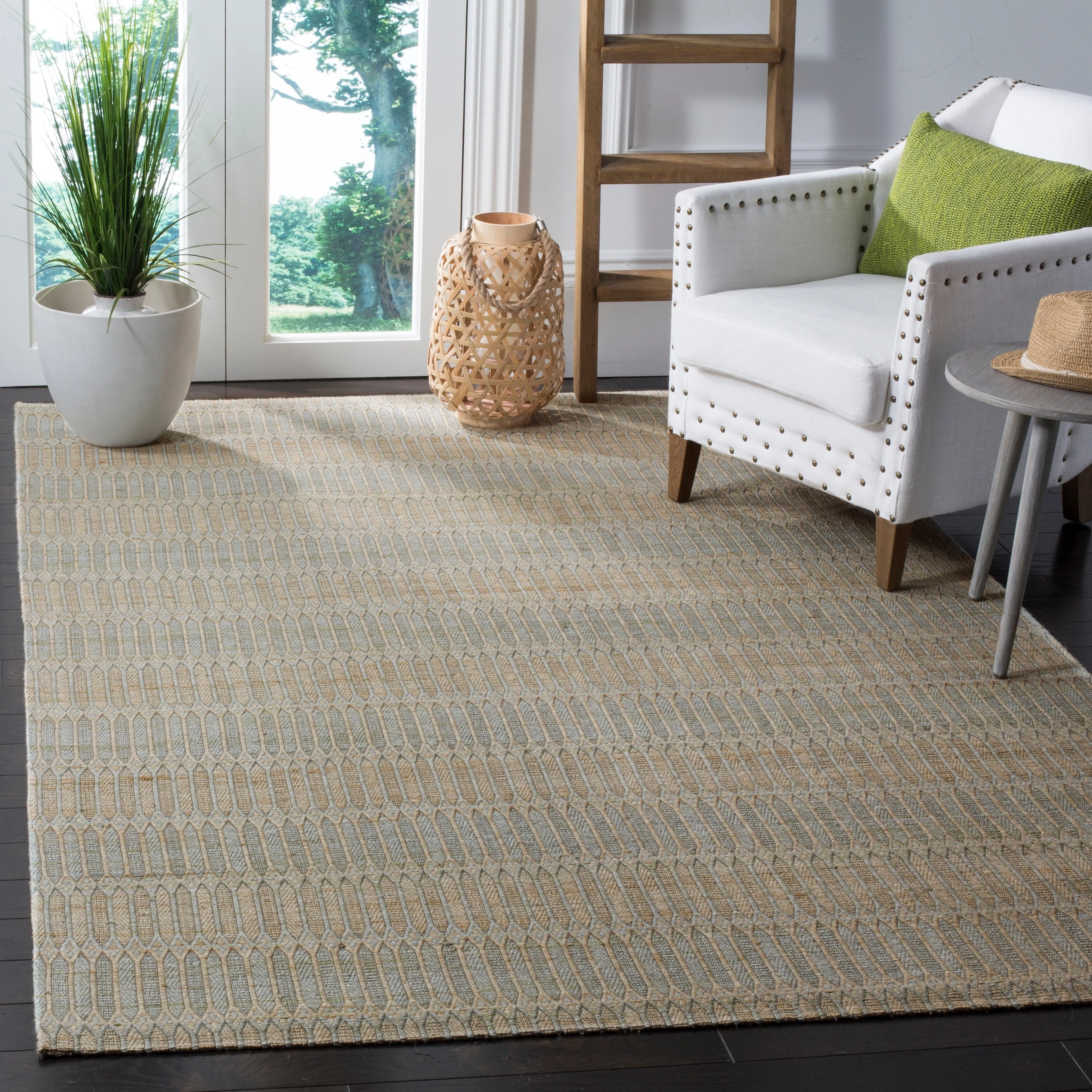 SAFAVIEH Handmade Marbella oranna Modern Viscose Rug
