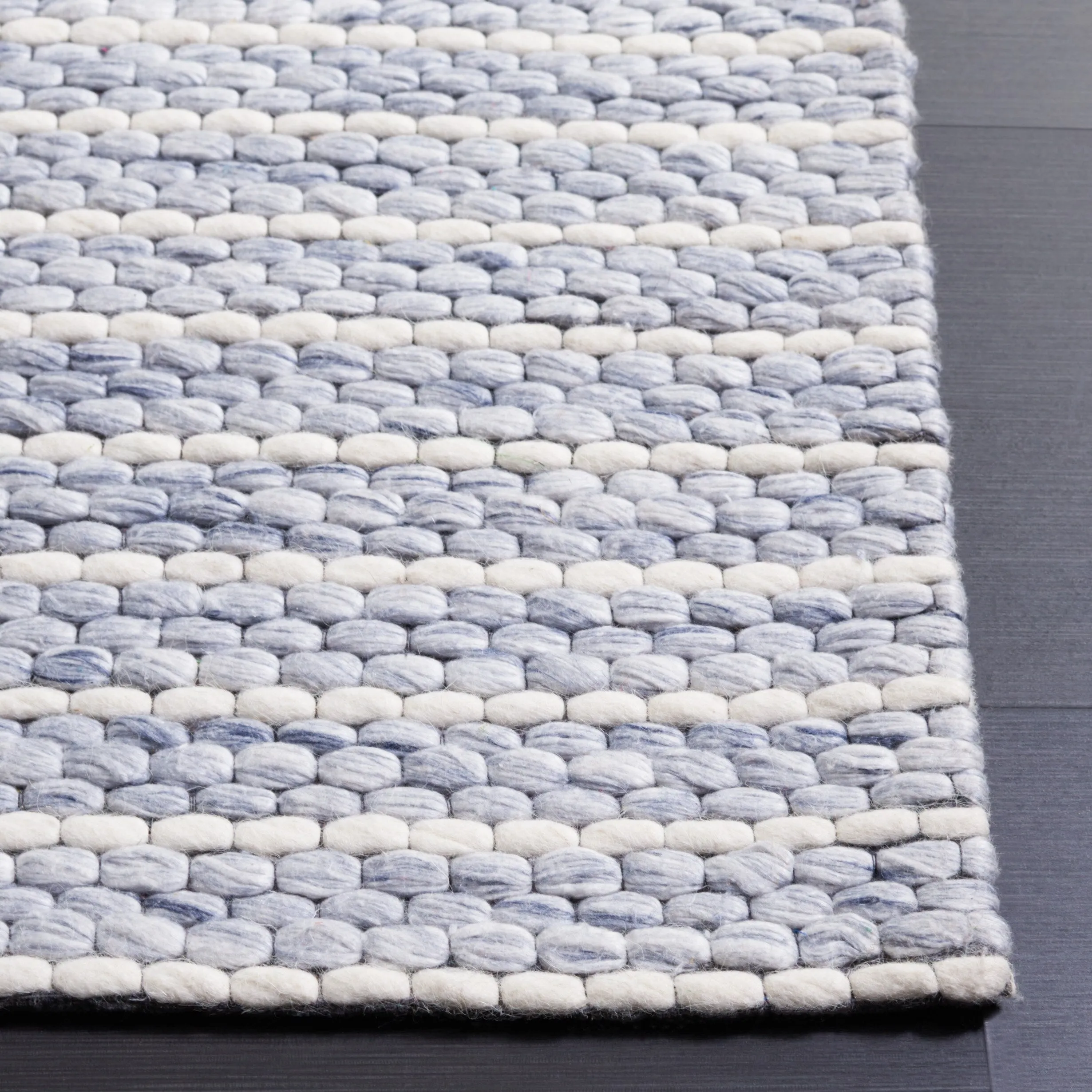 SAFAVIEH Handmade Marbella Sabire Modern Wool Rug