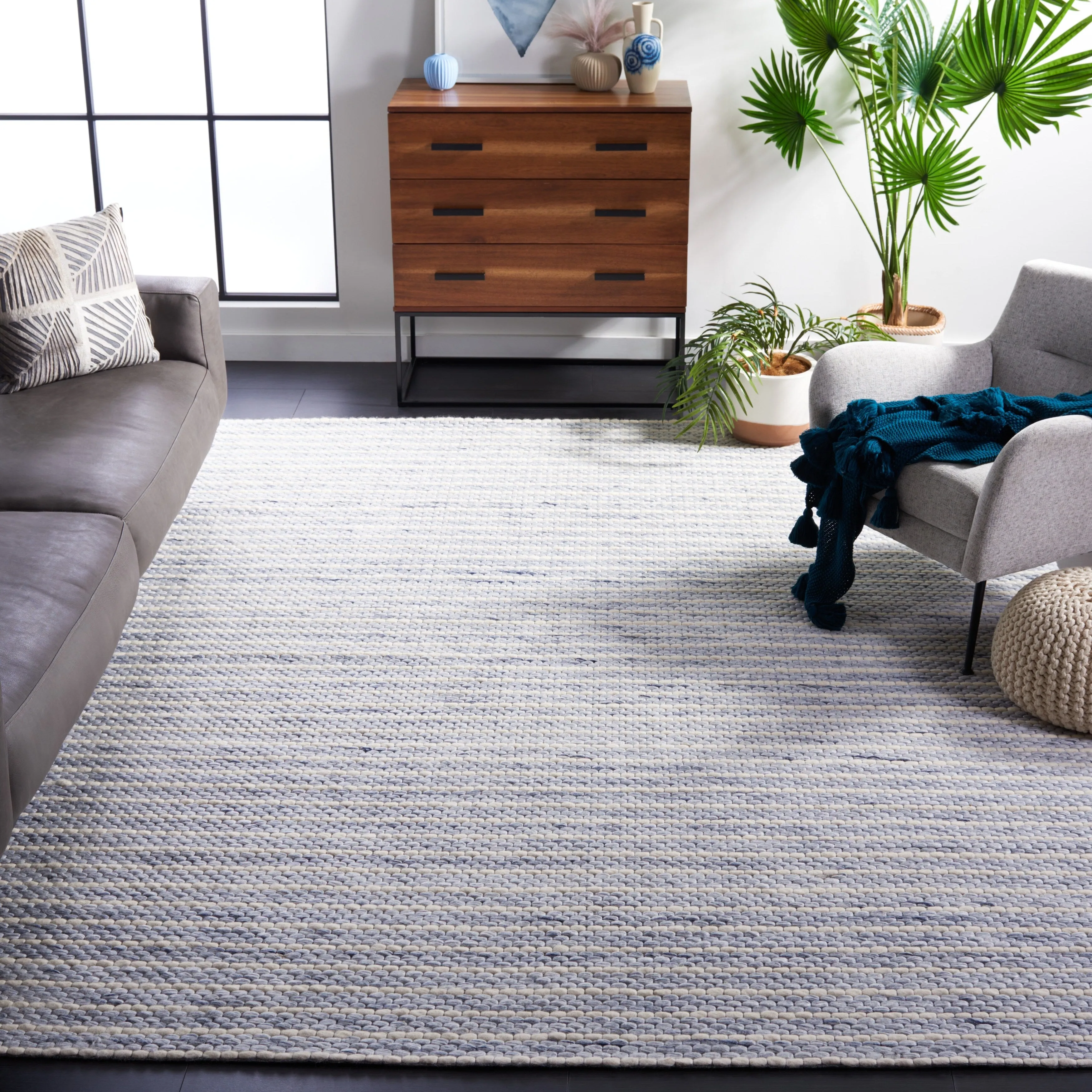 SAFAVIEH Handmade Marbella Sabire Modern Wool Rug
