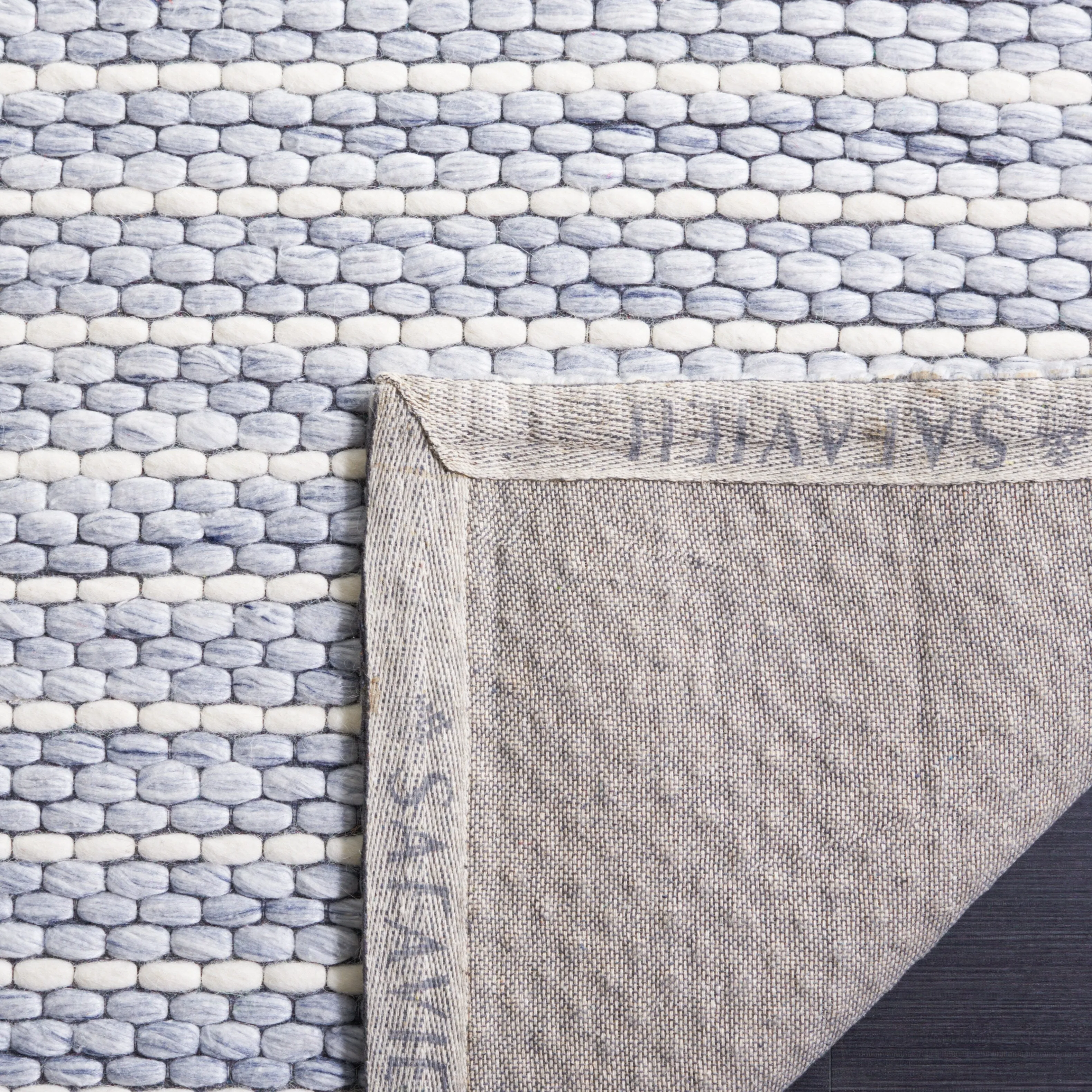 SAFAVIEH Handmade Marbella Sabire Modern Wool Rug